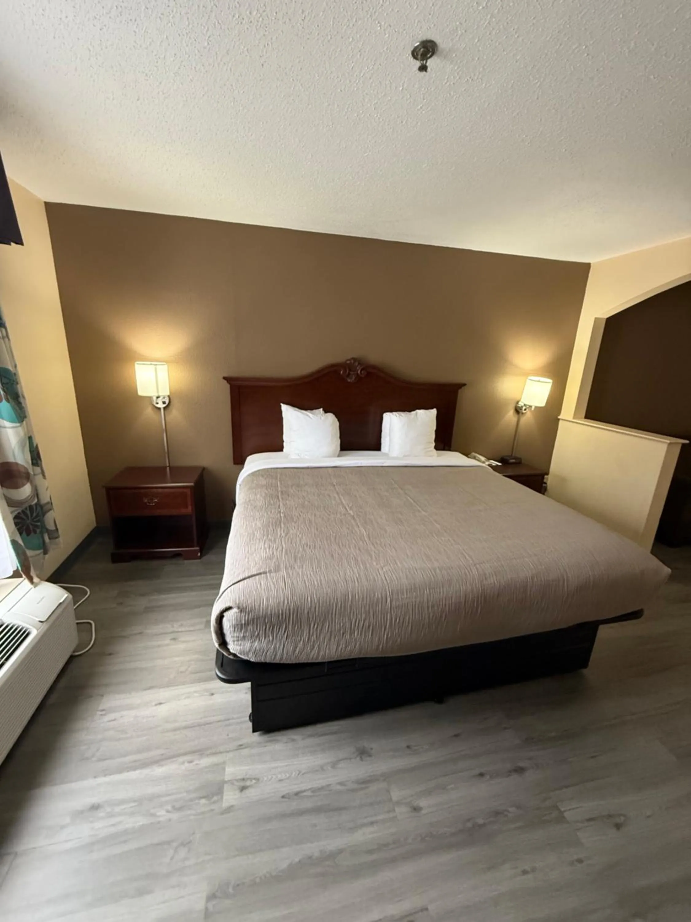 Bed in Quality Inn & Suites Exmore - Eastern Shore