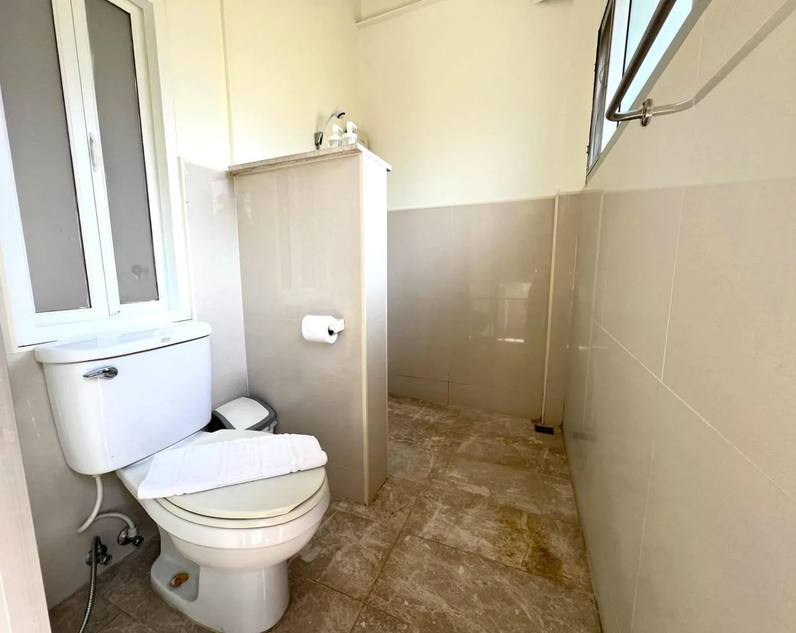 Shower in 3B Boutique Hotel