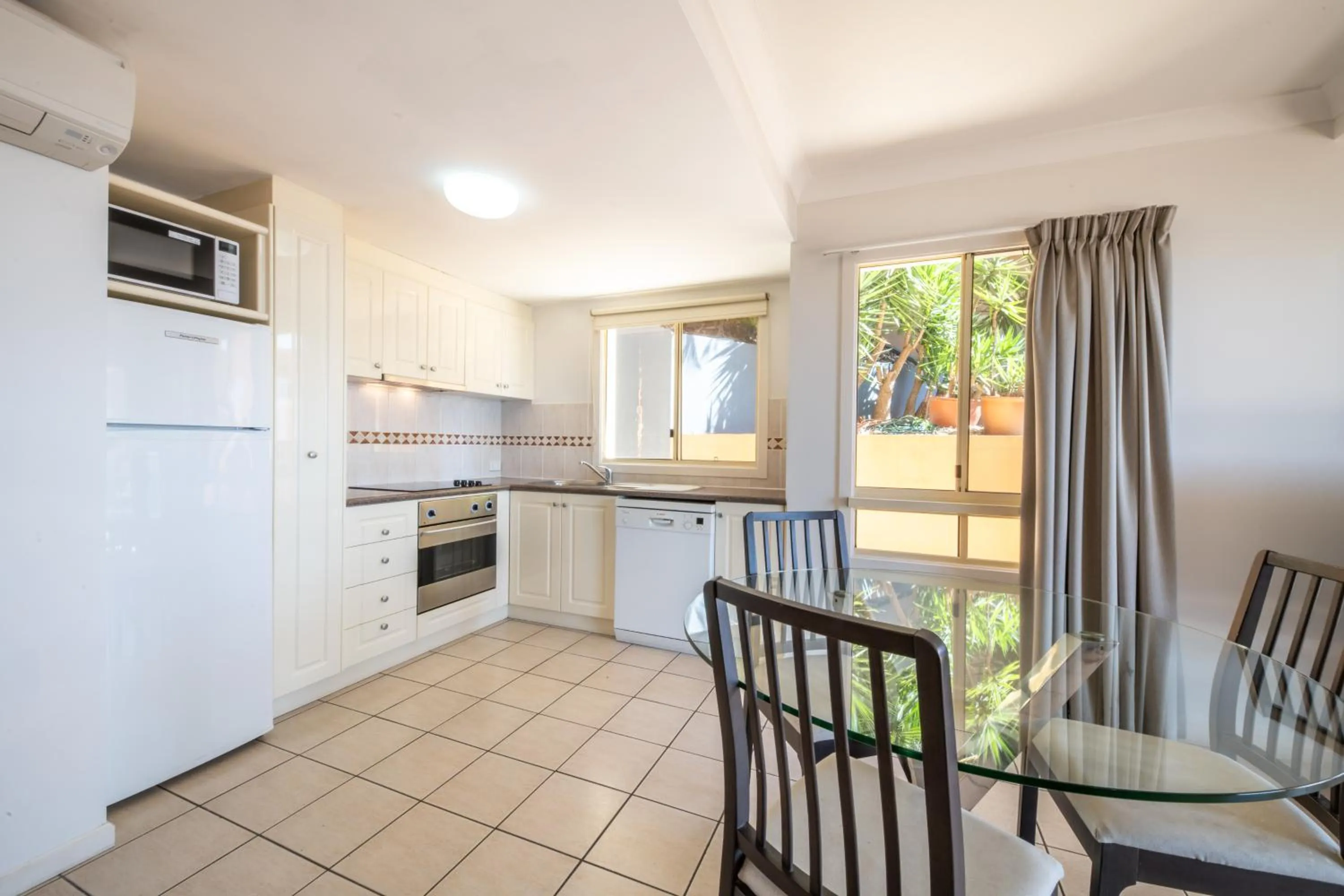 Kitchen or kitchenette in Martinique Whitsunday Resort