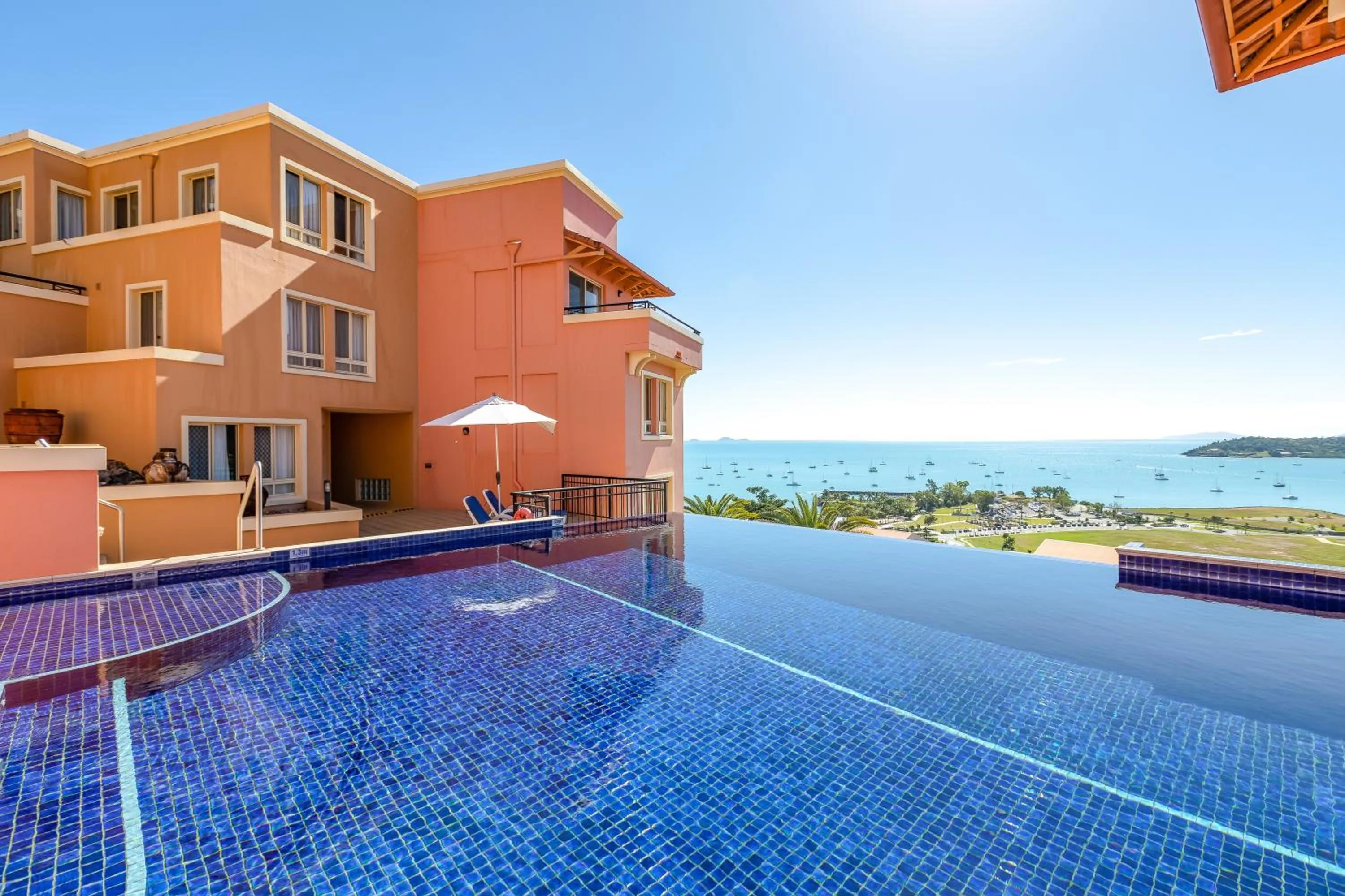 Property building in Martinique Whitsunday Resort