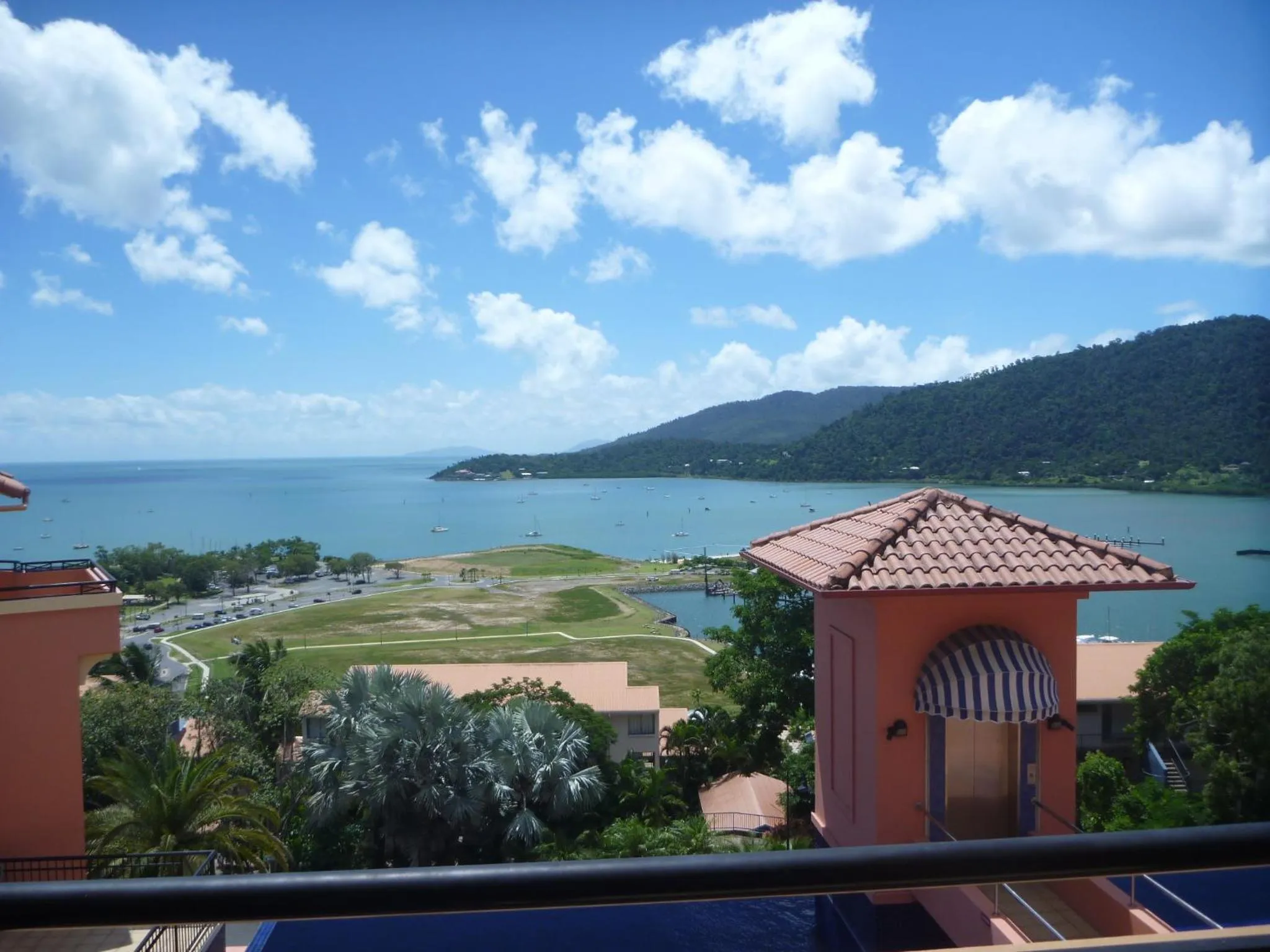 Mountain view in Martinique Whitsunday Resort