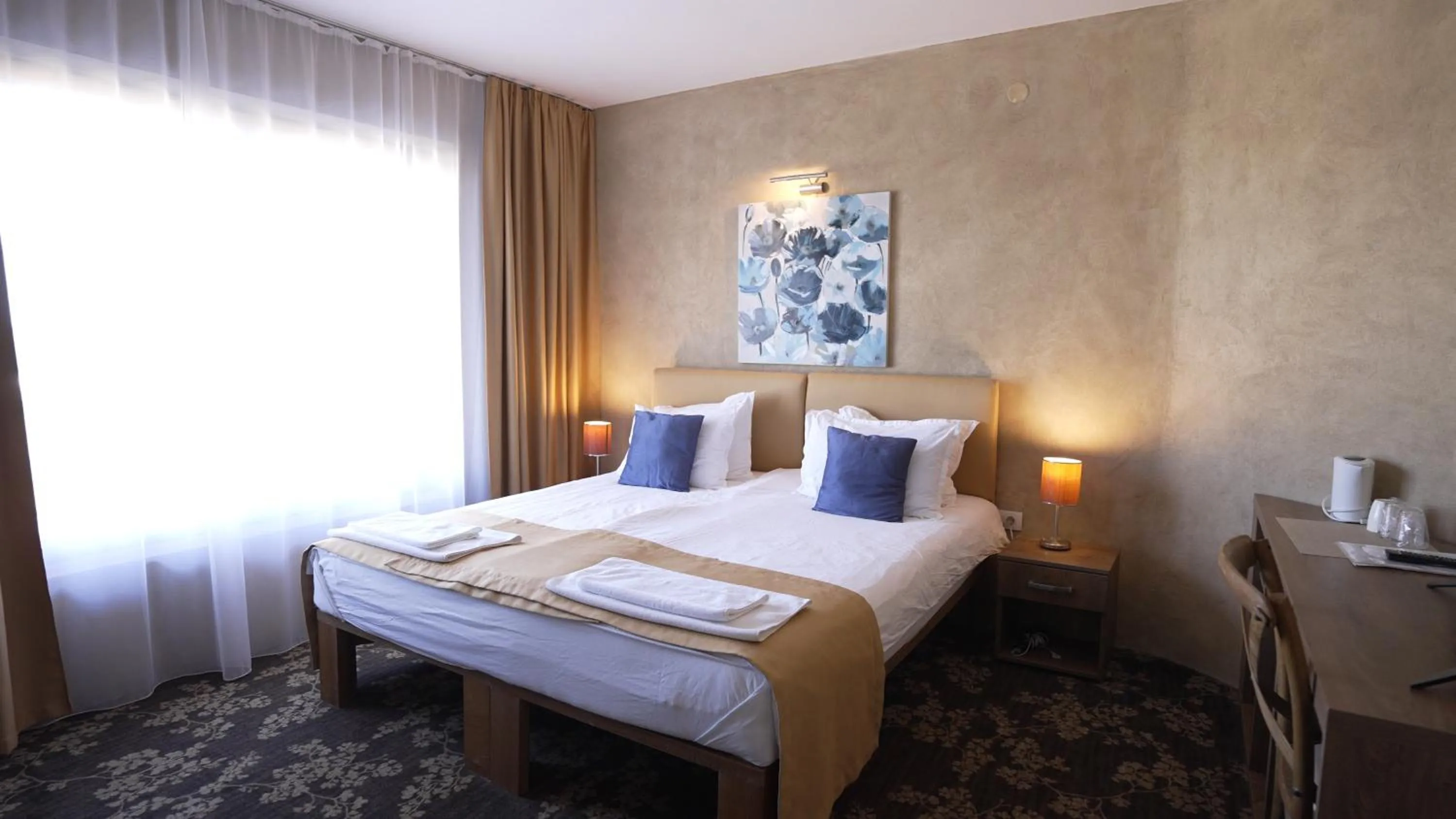 Bed in Garni Hotel Chicha - Winery ŠKRBIĆ