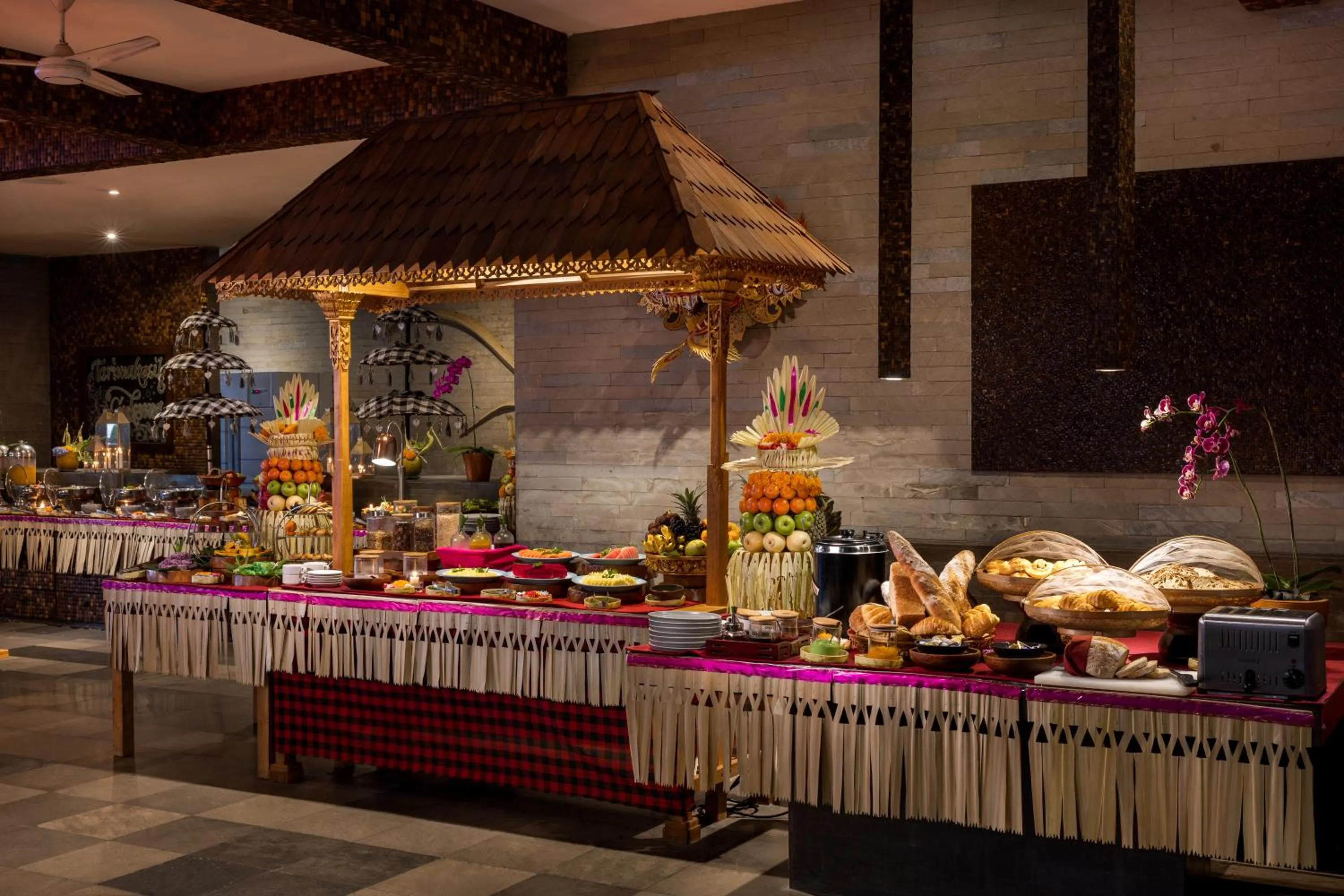 Restaurant/places to eat in Kelapa Retreat & Spa