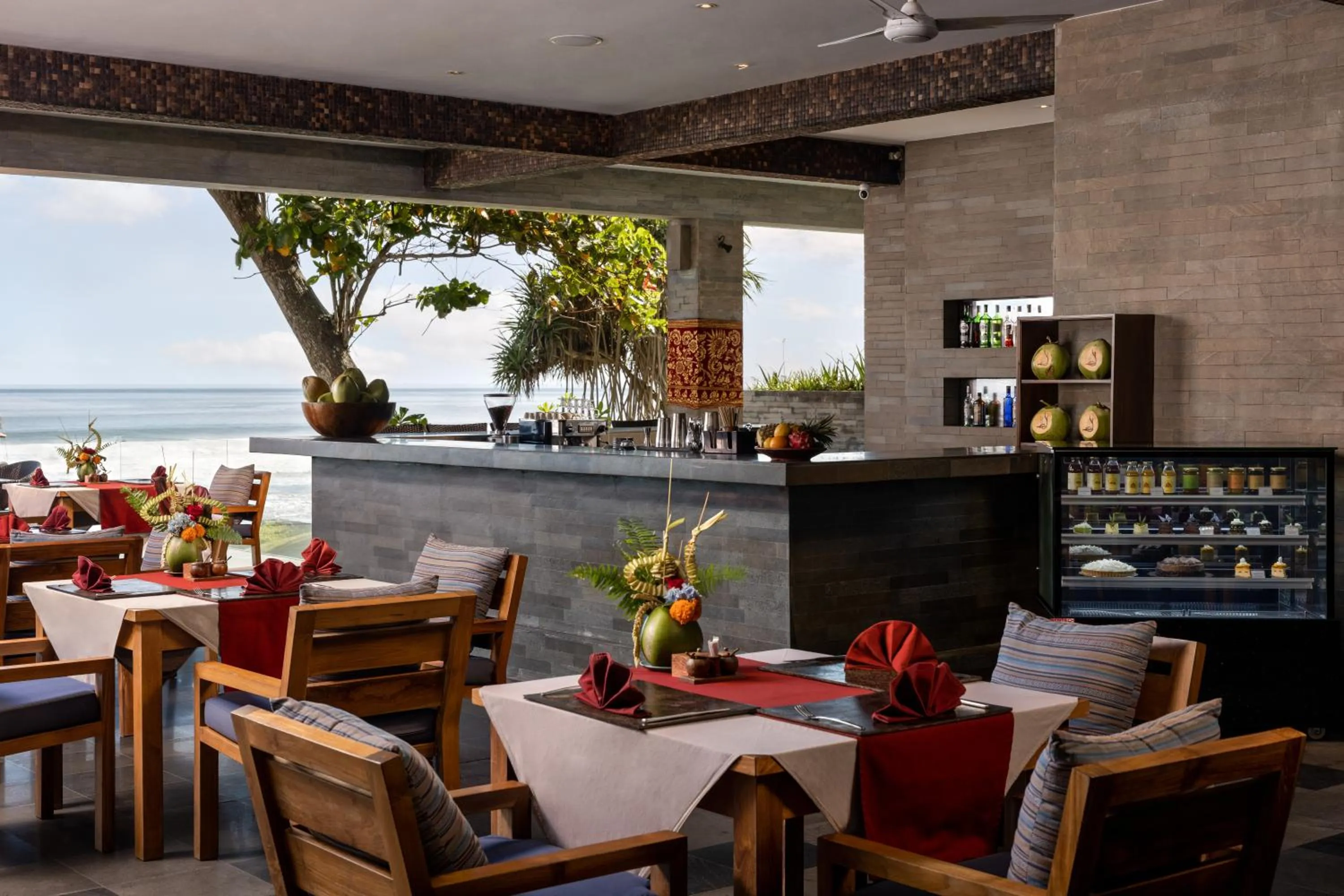 Restaurant/places to eat in Kelapa Retreat & Spa