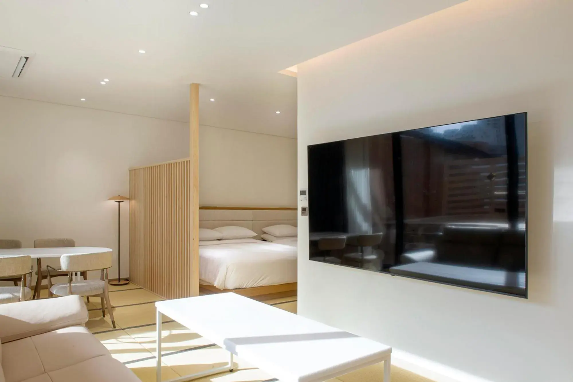 Family Room with Balcony in Nongshim Hotel Family Room with Balcony in Nongshim Hotel