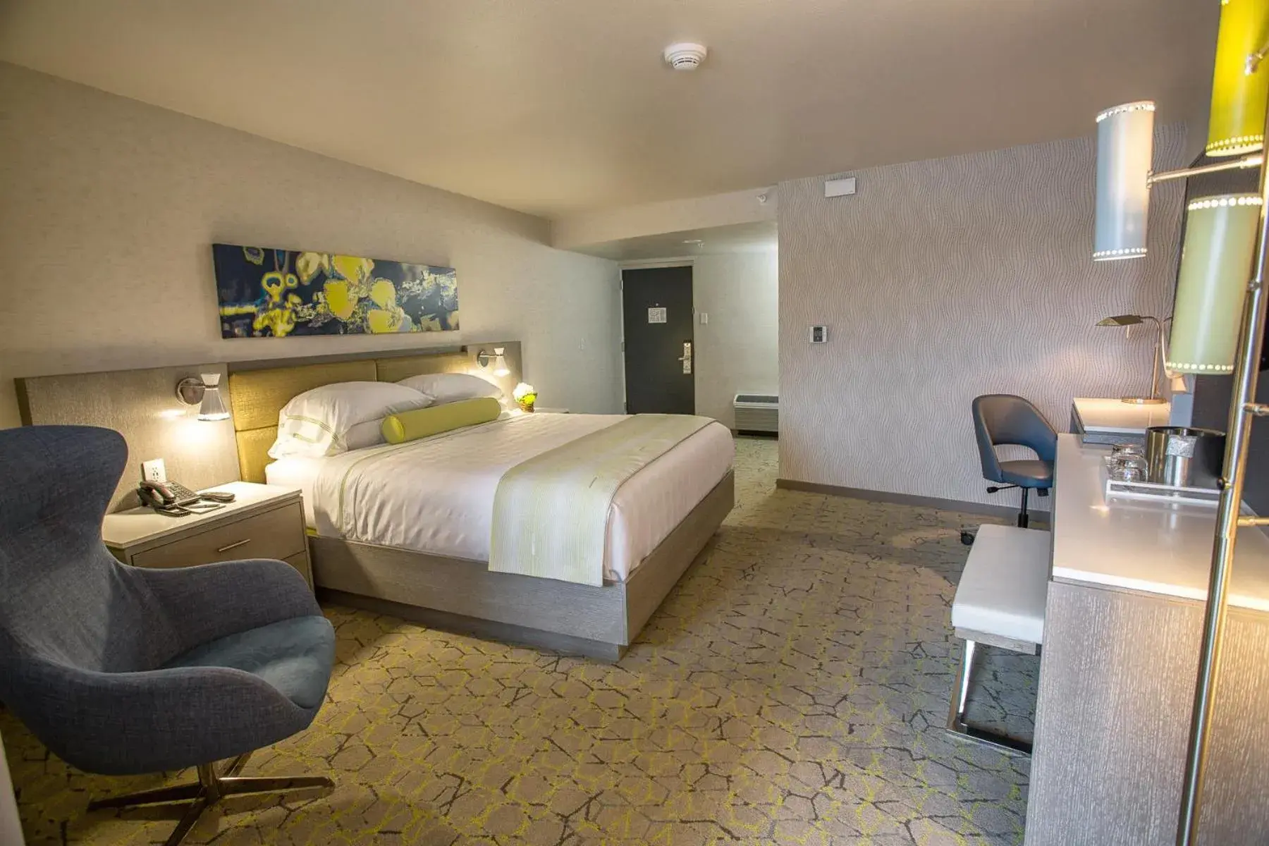 King Room with Pool View in The Fredonia Hotel King Room with Pool View in The Fredonia Hotel