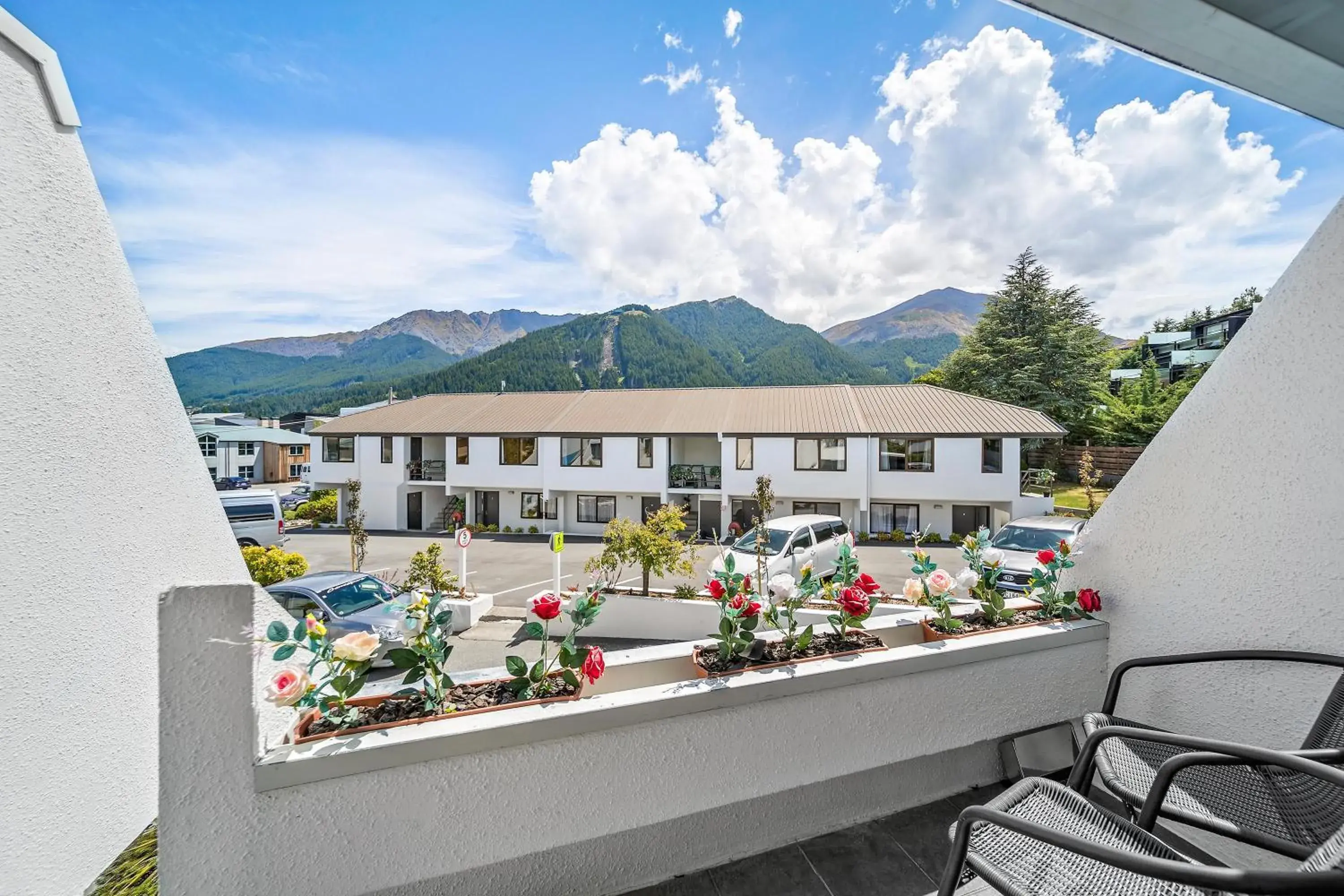 Apartment with Mountain View in Amity Serviced Apartments Apartment with Mountain View in Amity Serviced Apartments