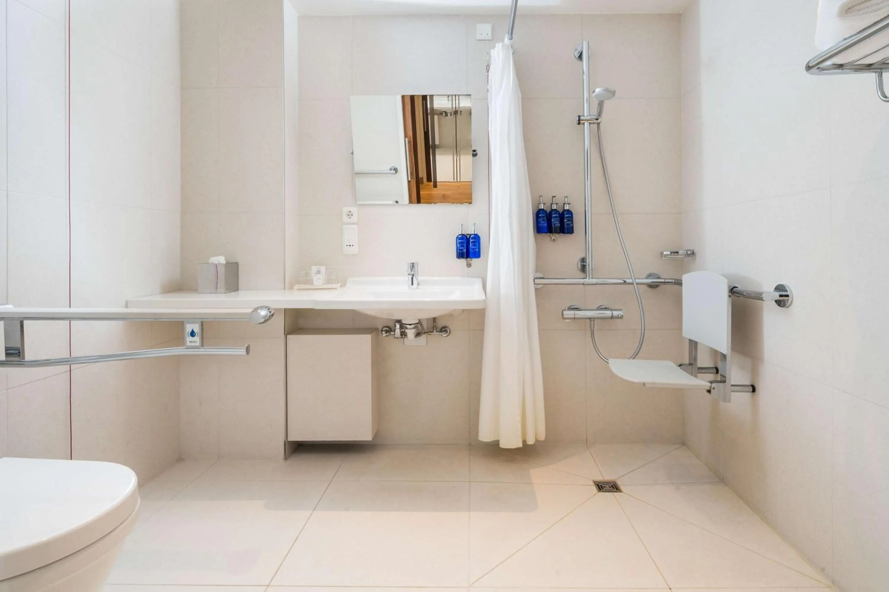 Bathroom in Radisson Blu Hotel, Hamburg