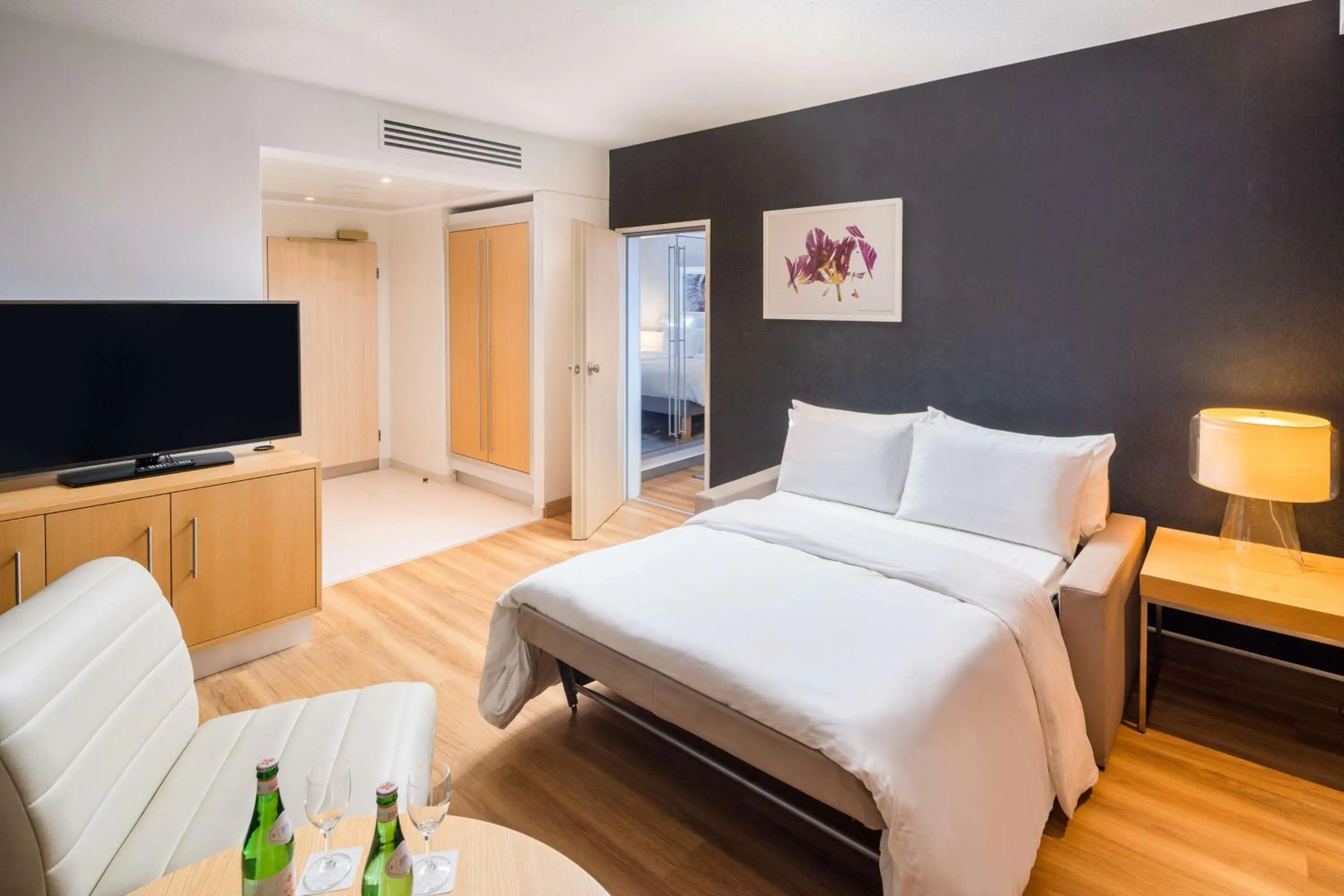 Photo of the whole room, Bed in Radisson Blu Hotel, Hamburg