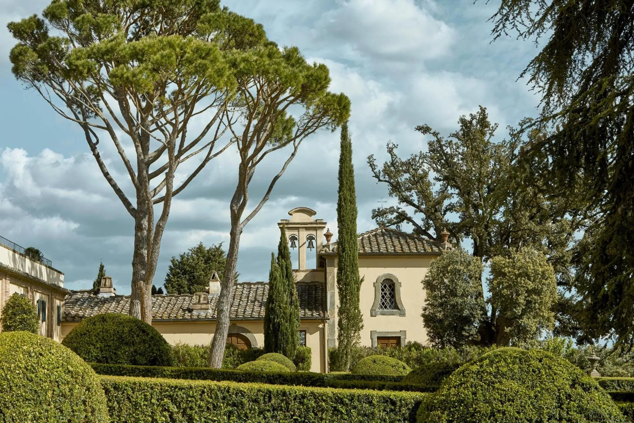 Property building in COMO Castello Del Nero