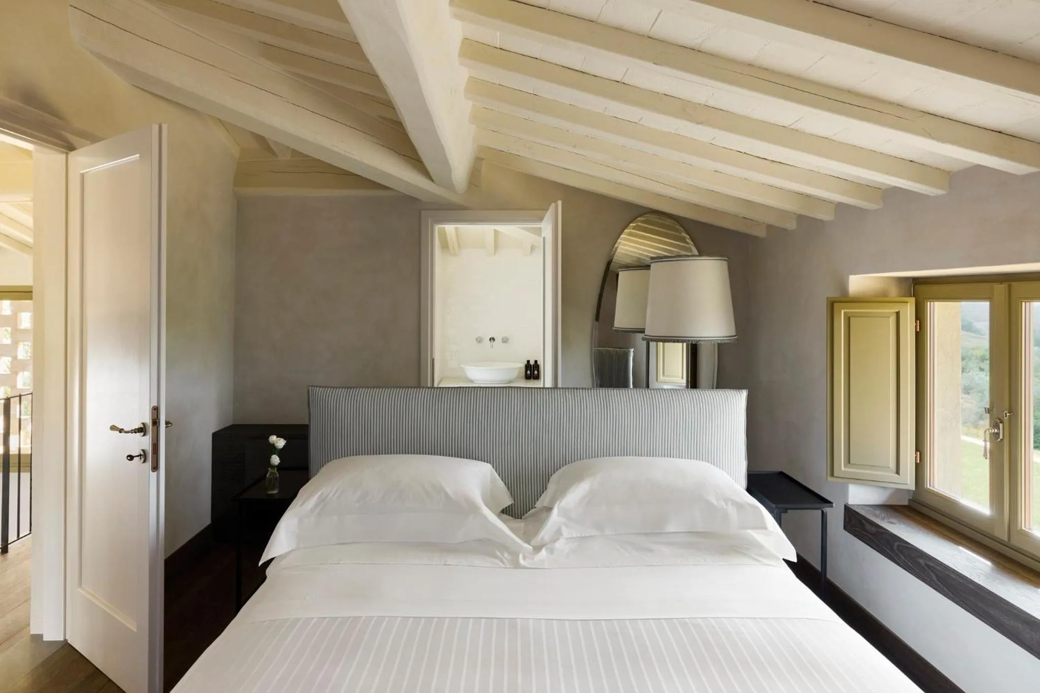 Photo of the whole room, Bed in COMO Castello Del Nero
