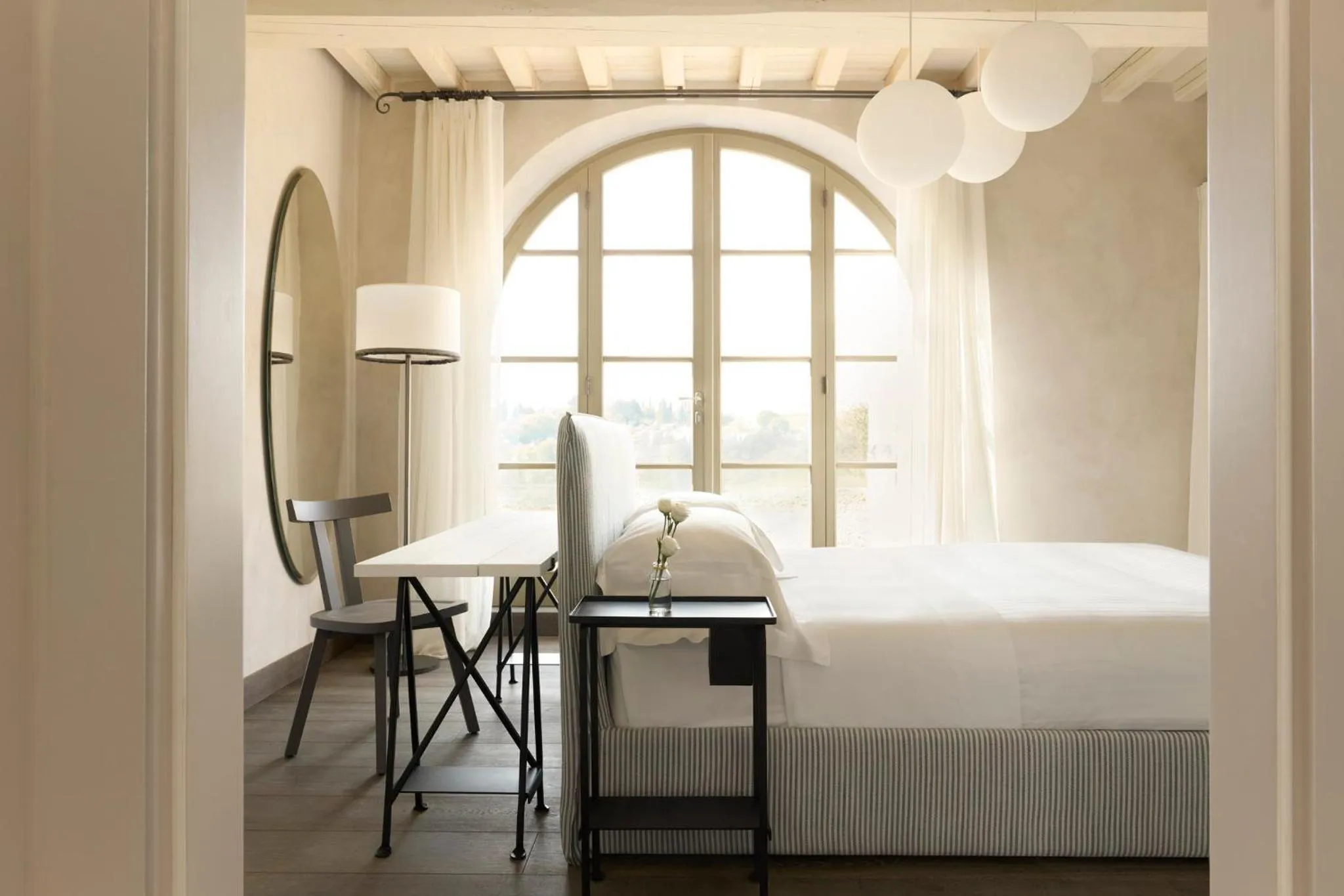 Photo of the whole room, Bed in COMO Castello Del Nero