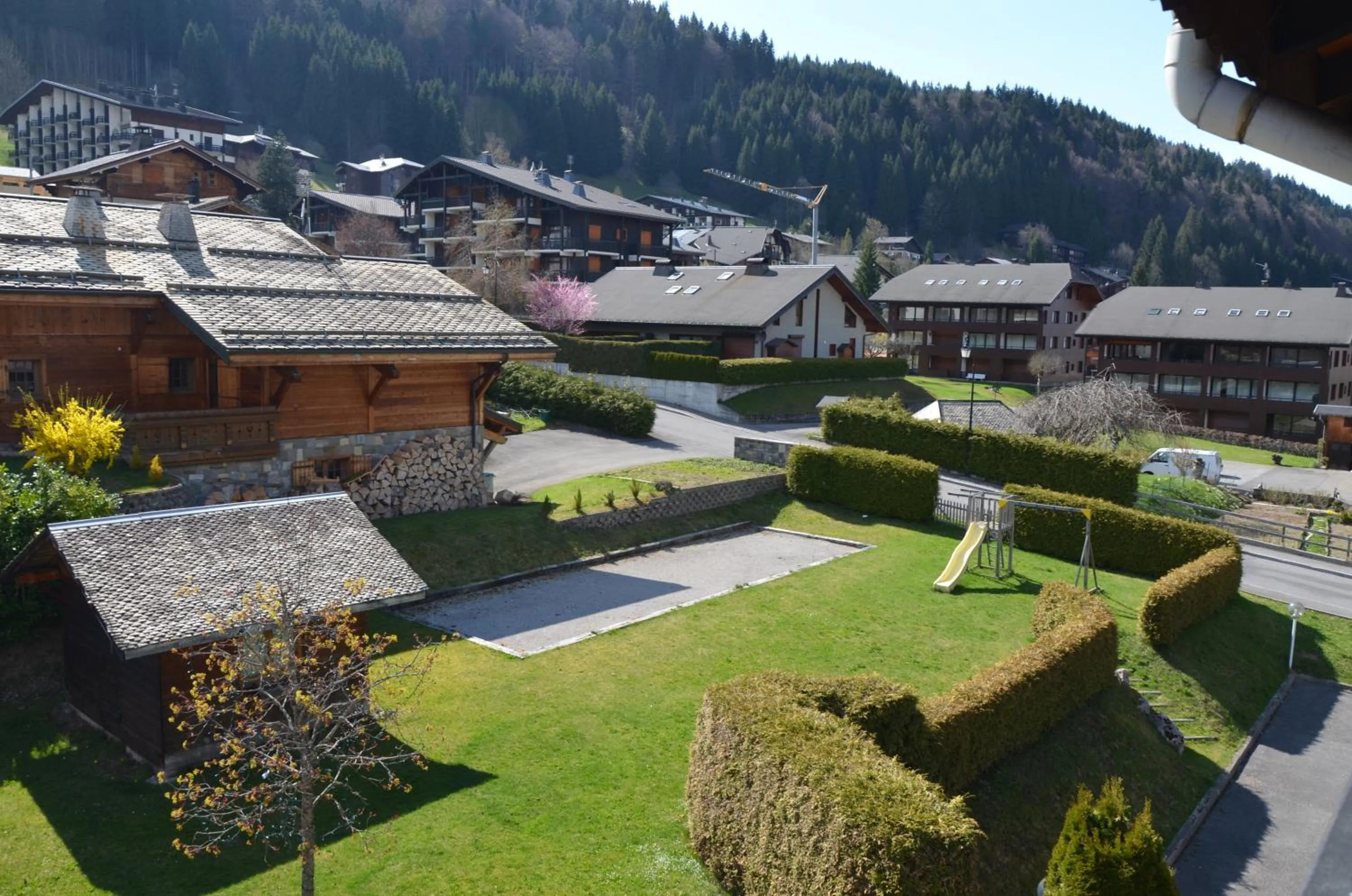 Garden view in Hotel Les Bruyères