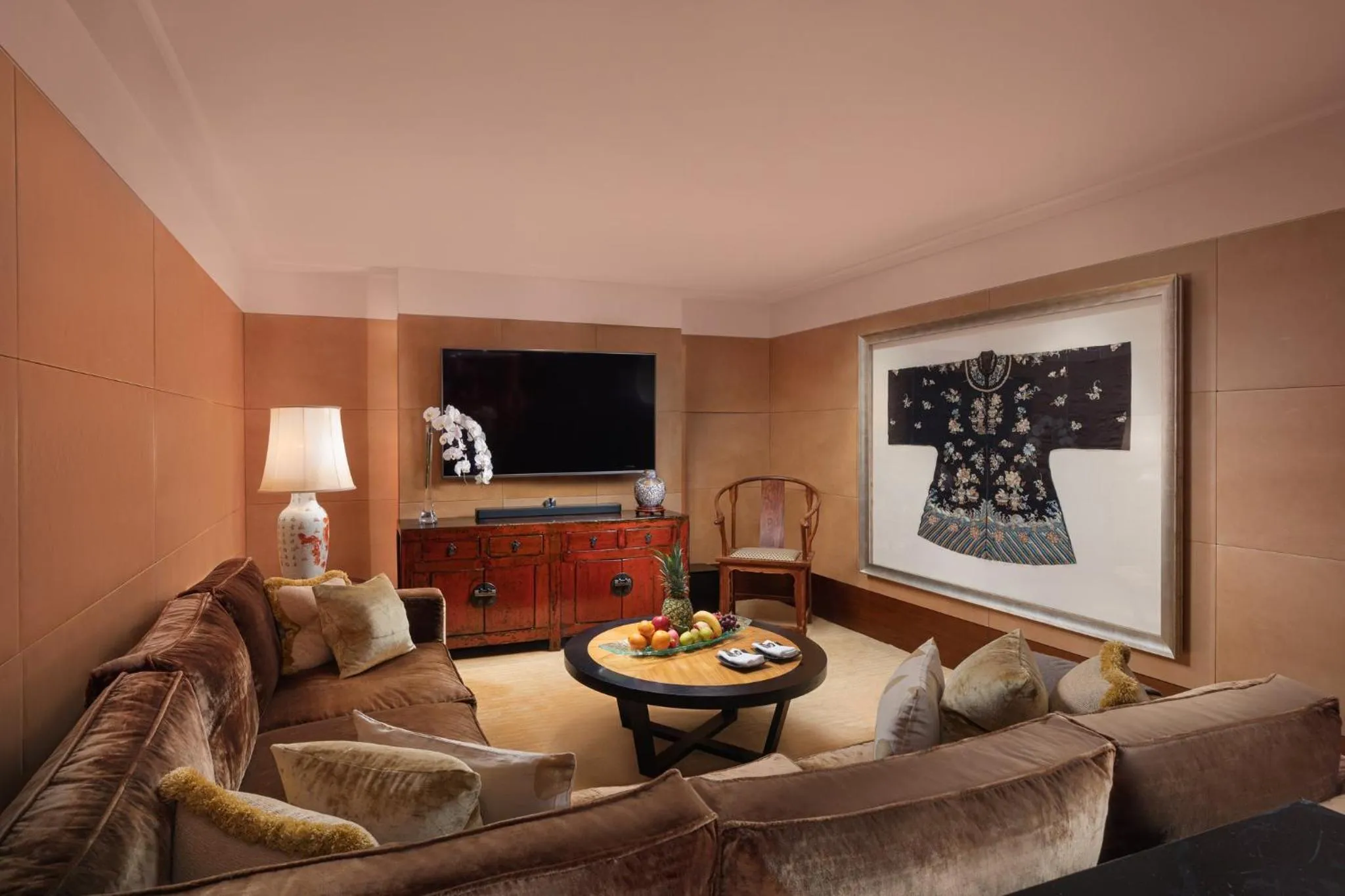 Bedroom in Mandarin Oriental, Hong Kong