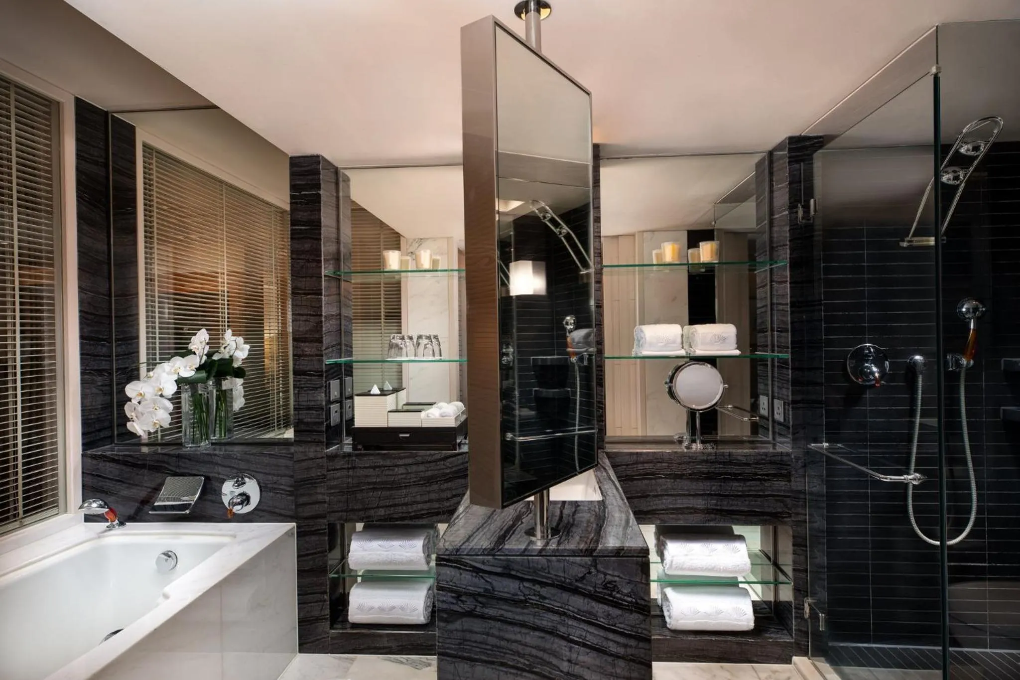 Bedroom in Mandarin Oriental, Hong Kong