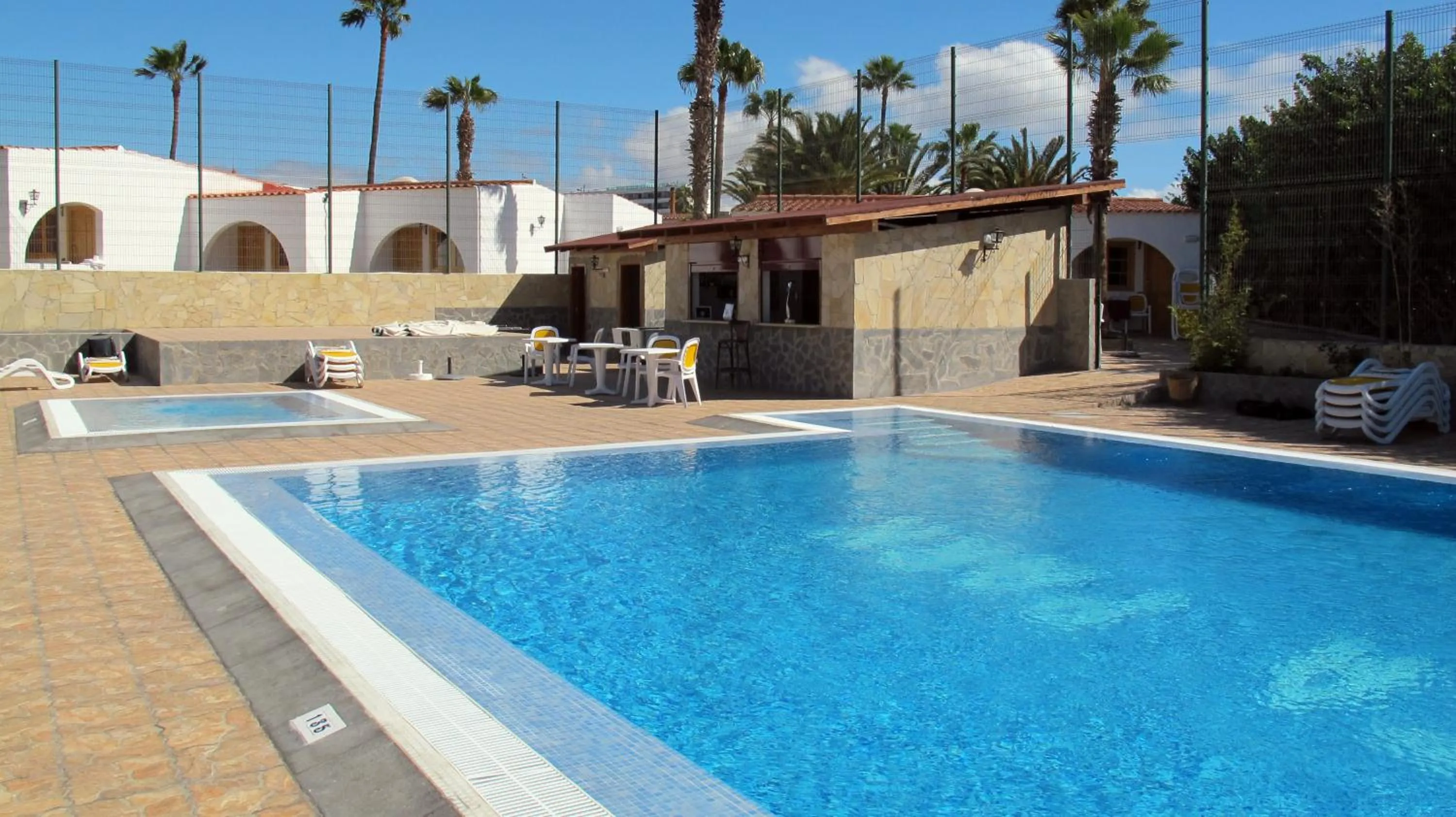 Swimming pool in Bungalows Rebecca Park