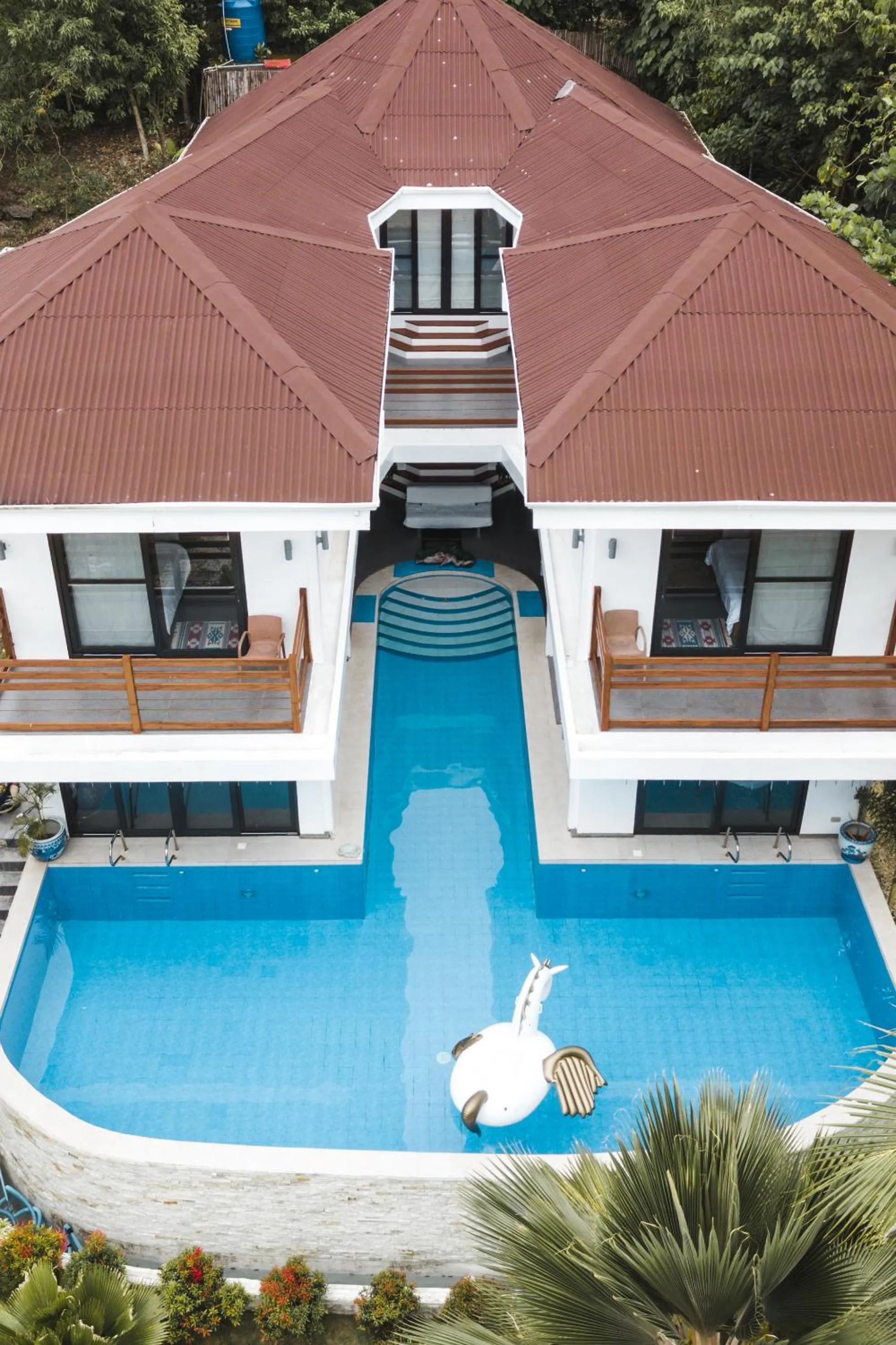 Bird's eye view in The Whitehouse by the Sea