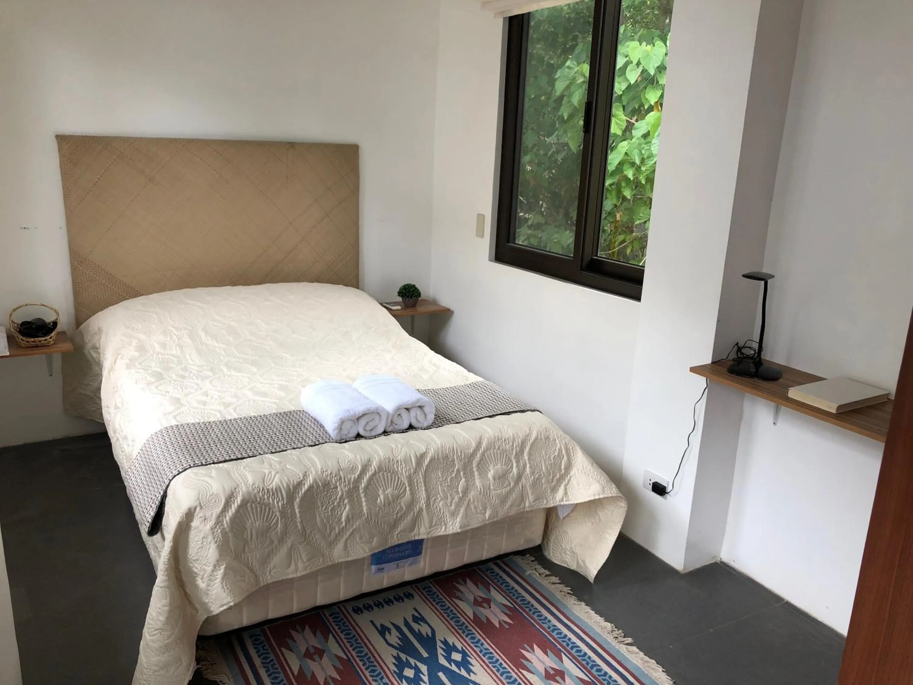 Bedroom, Bed in The Whitehouse by the Sea