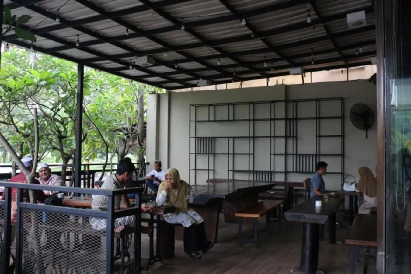 Area and facilities in CREW EXPRESS Hotel