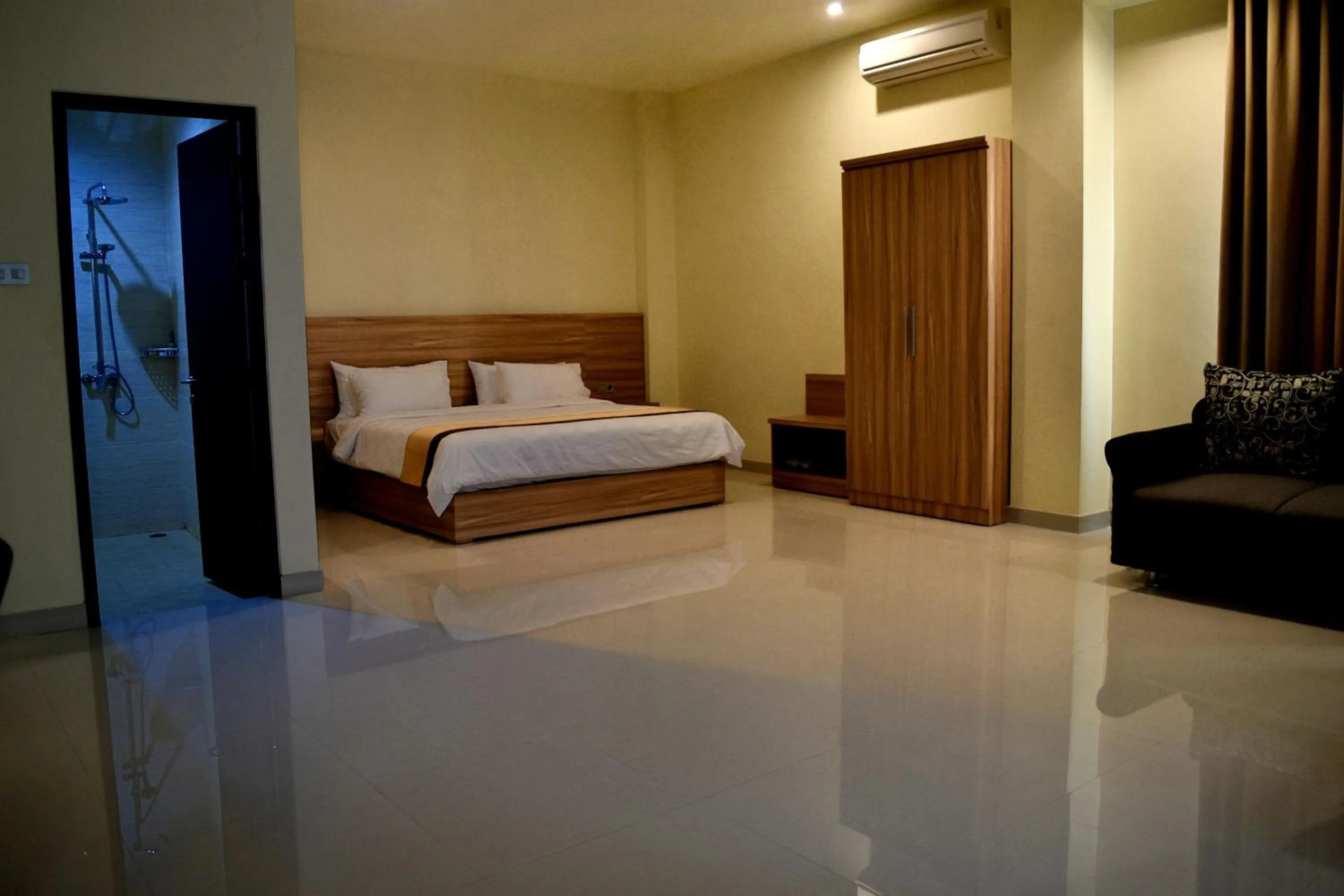 Bed in Padadita Beach Hotel