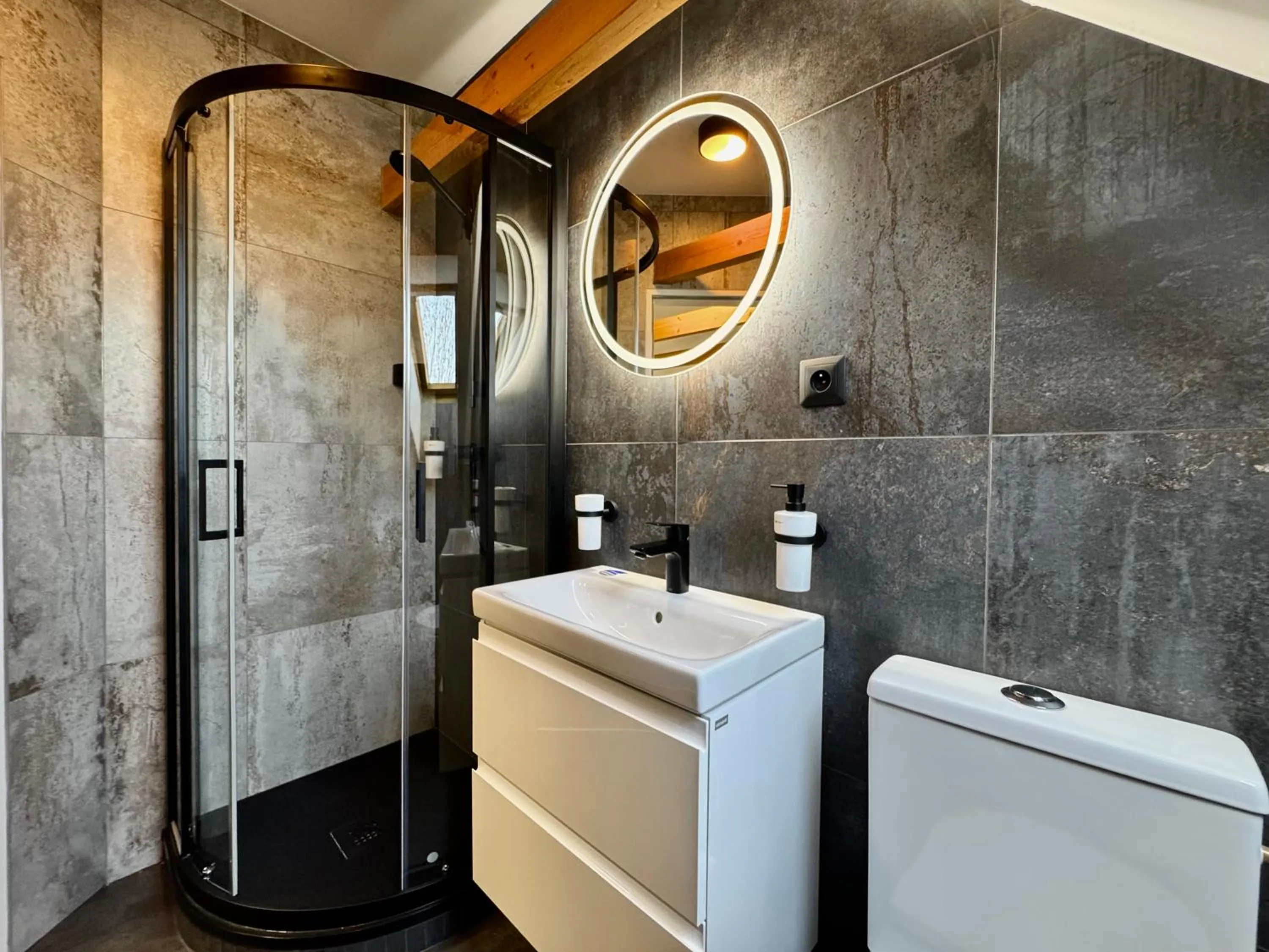 Shower in Hotel U Vlašského Dvora