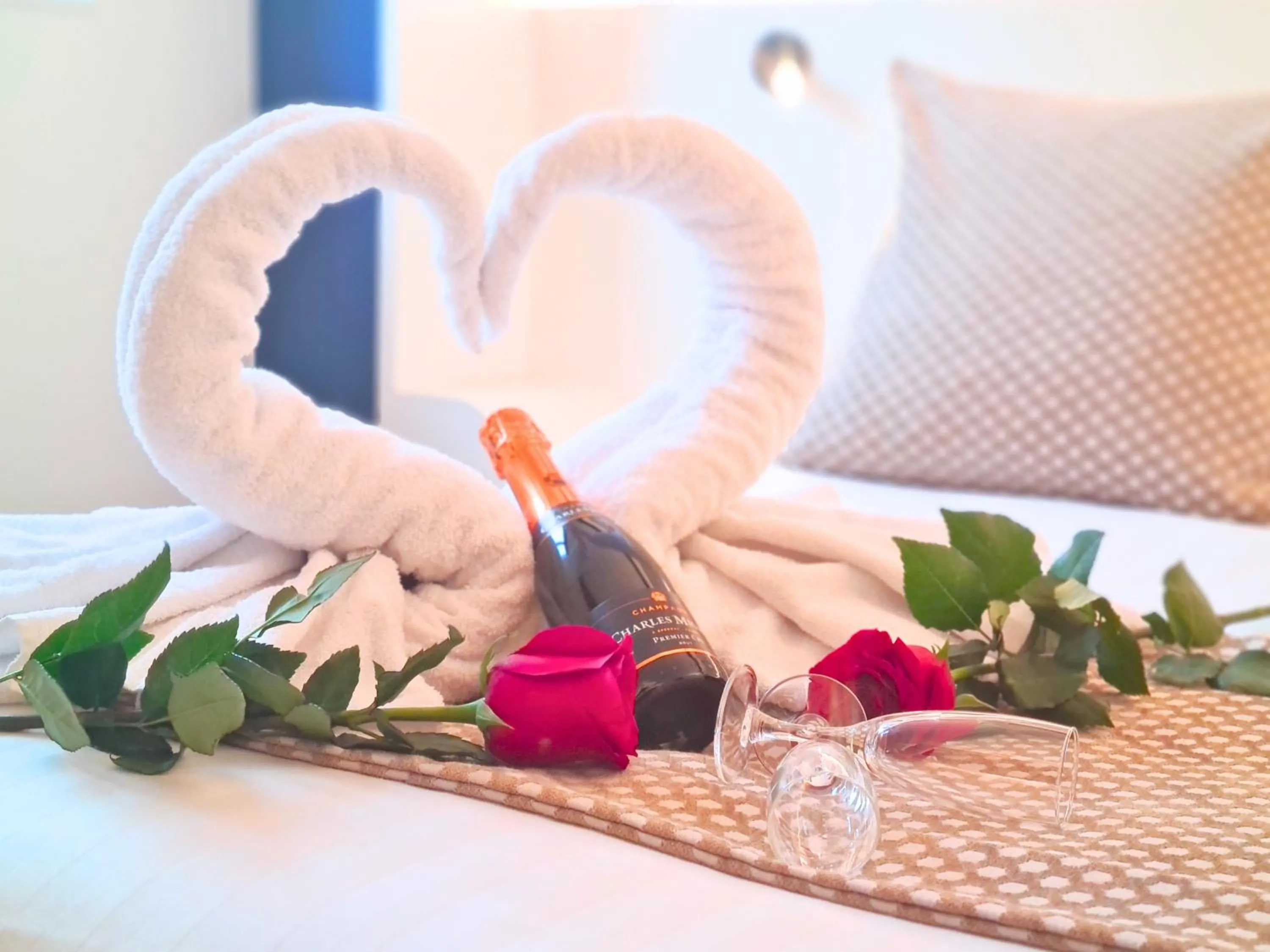 Decorative detail, Bed in Brit Hotel Piscine & Spa - Fougères