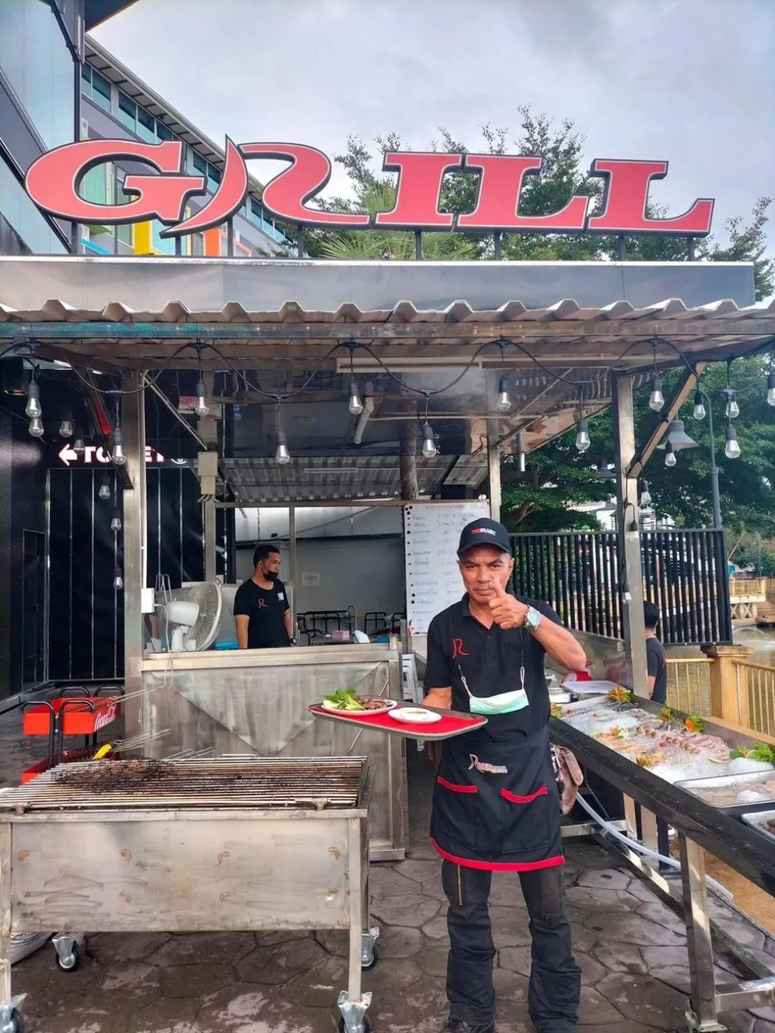 Restaurant/places to eat in River Hotel Pattani