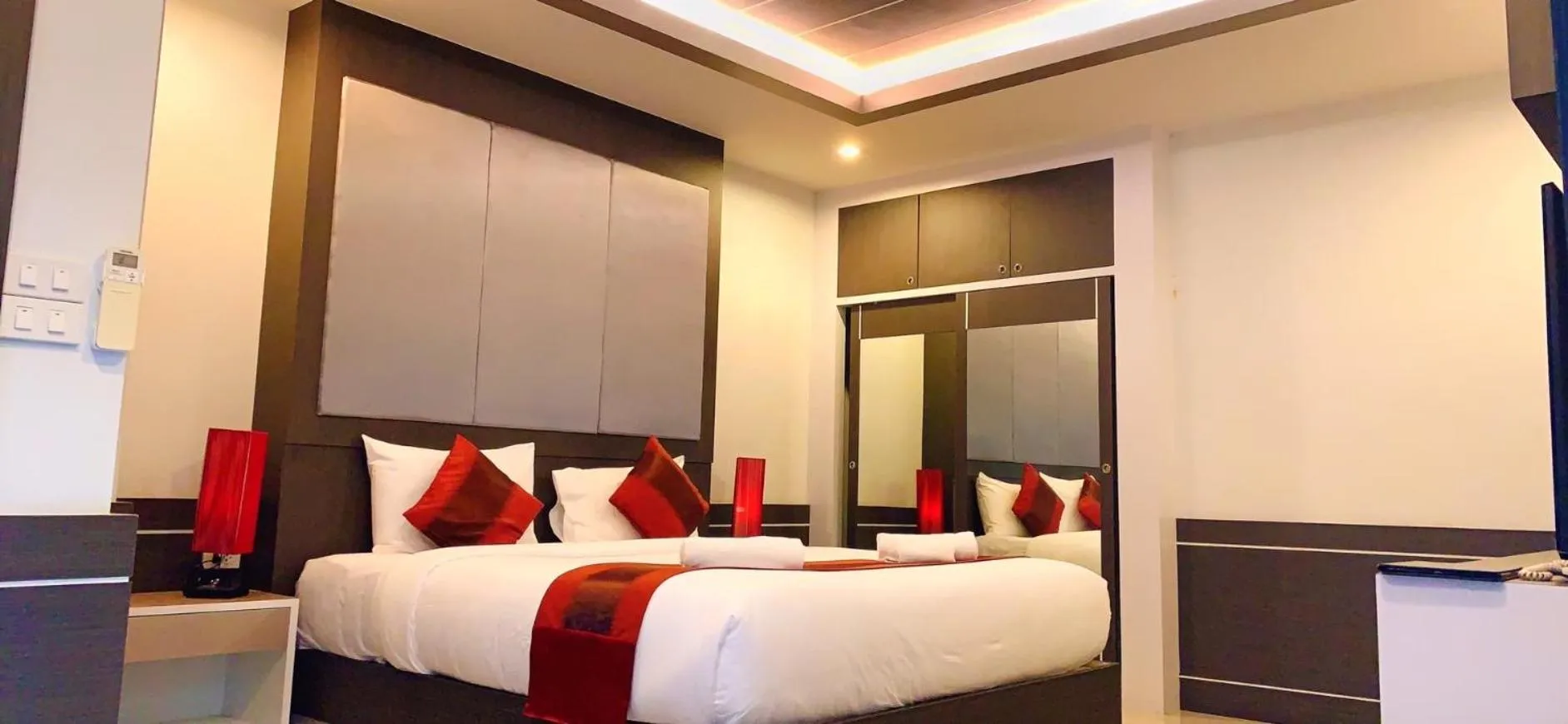 Bed in River Hotel Pattani