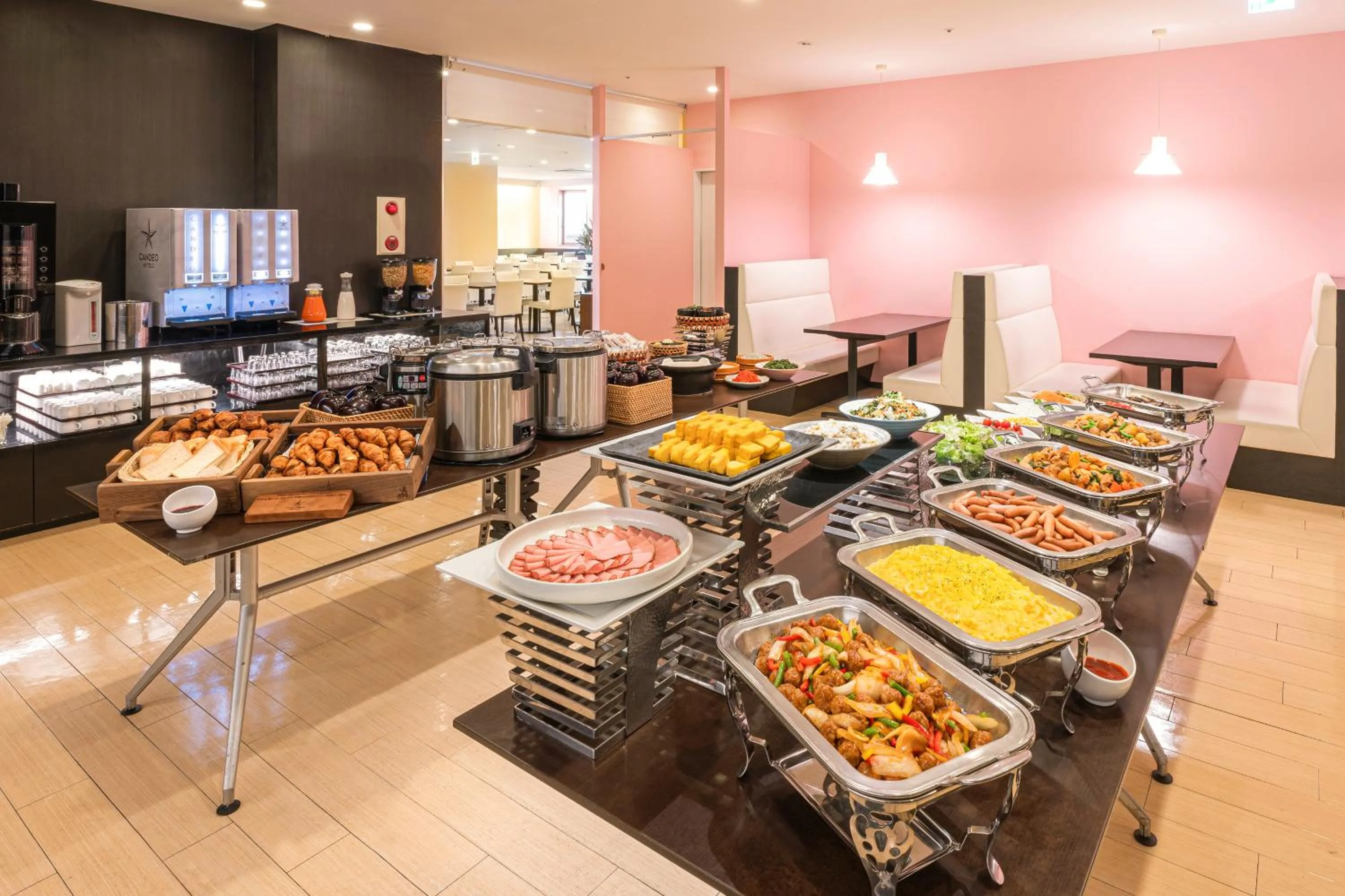 Breakfast in Candeo Hotels Ueno Park