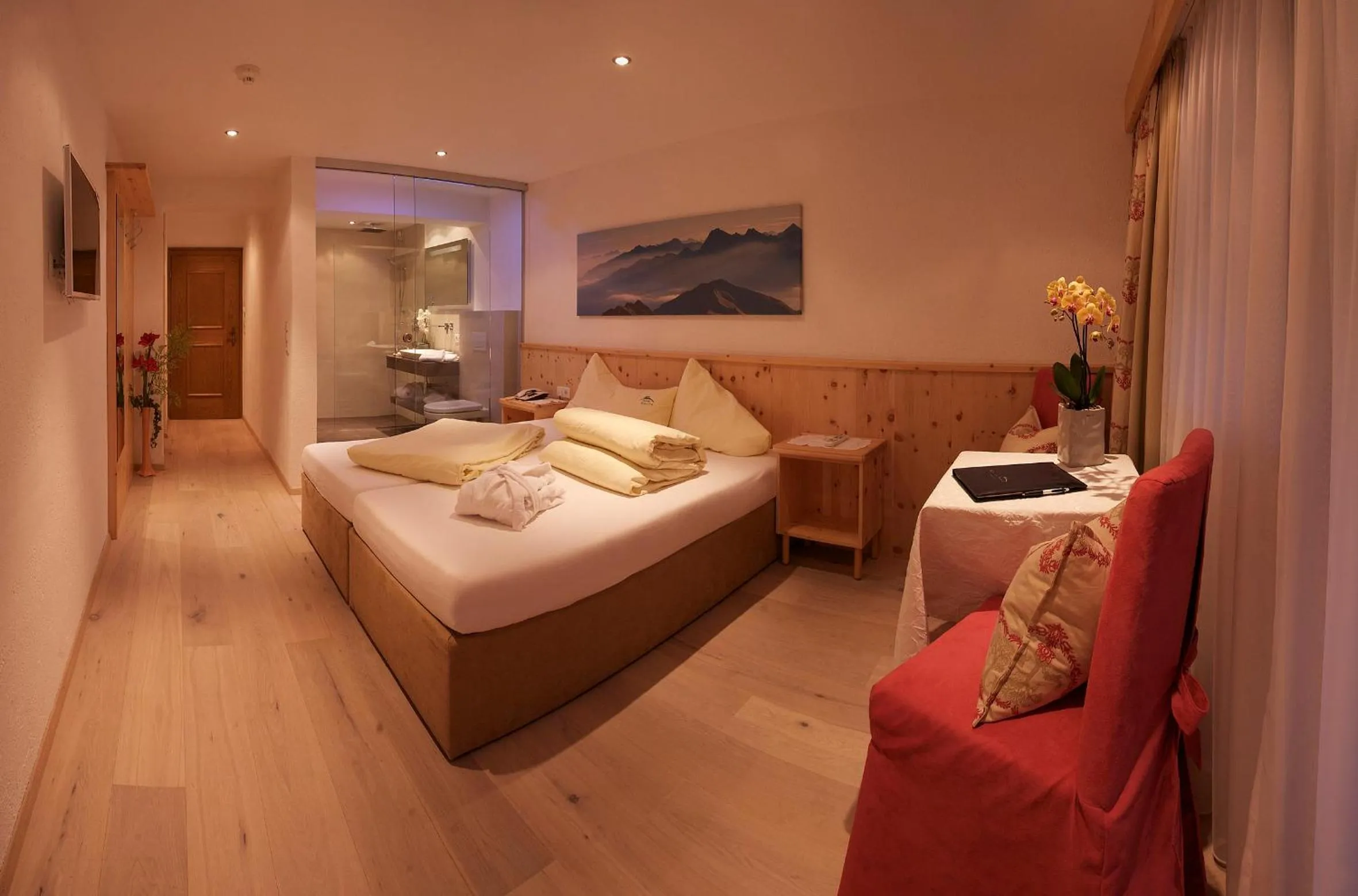 Bedroom, Bed in Hotel Hubertus