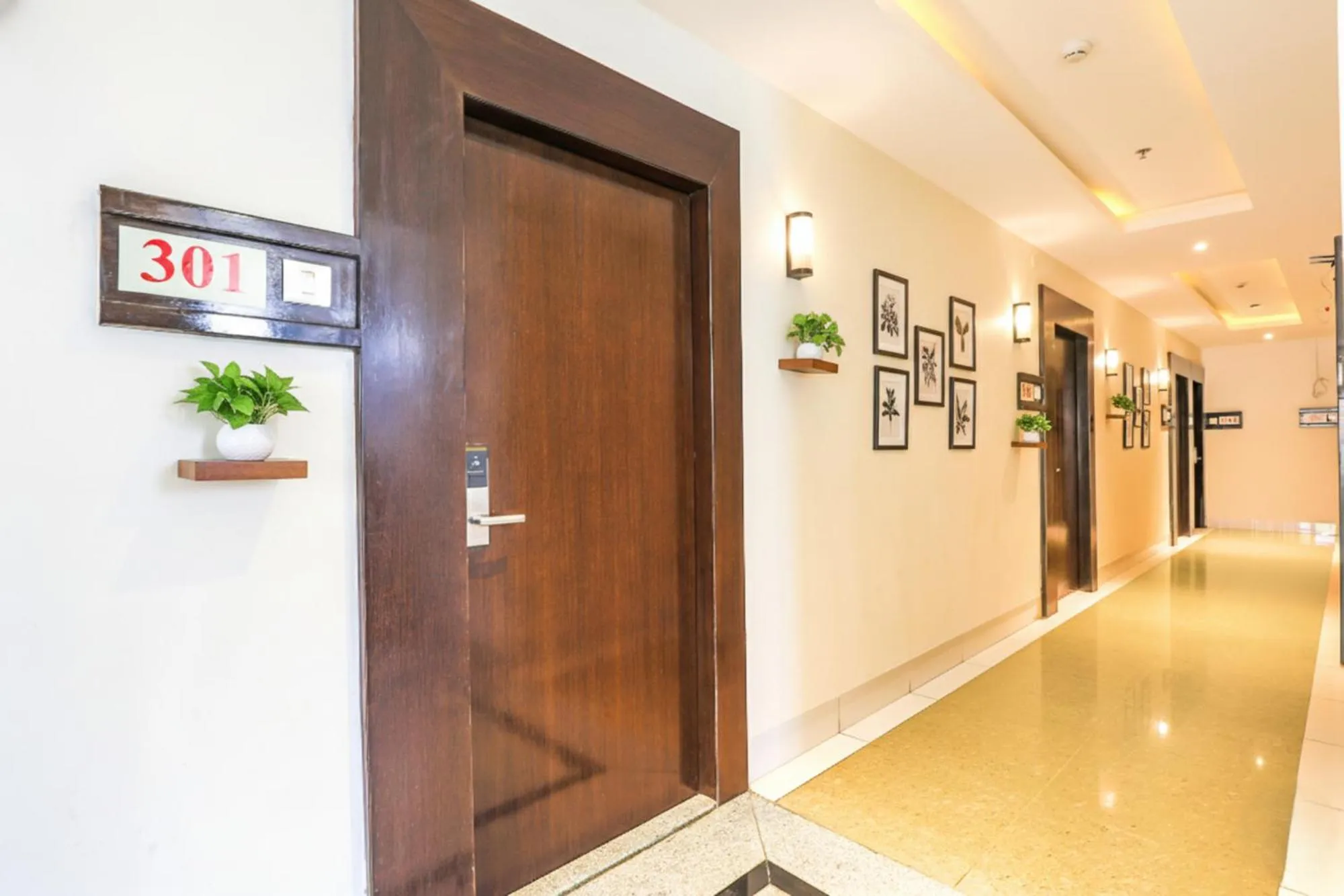 Lobby or reception in FabHotel RR Grand - Next to Trendset Mall