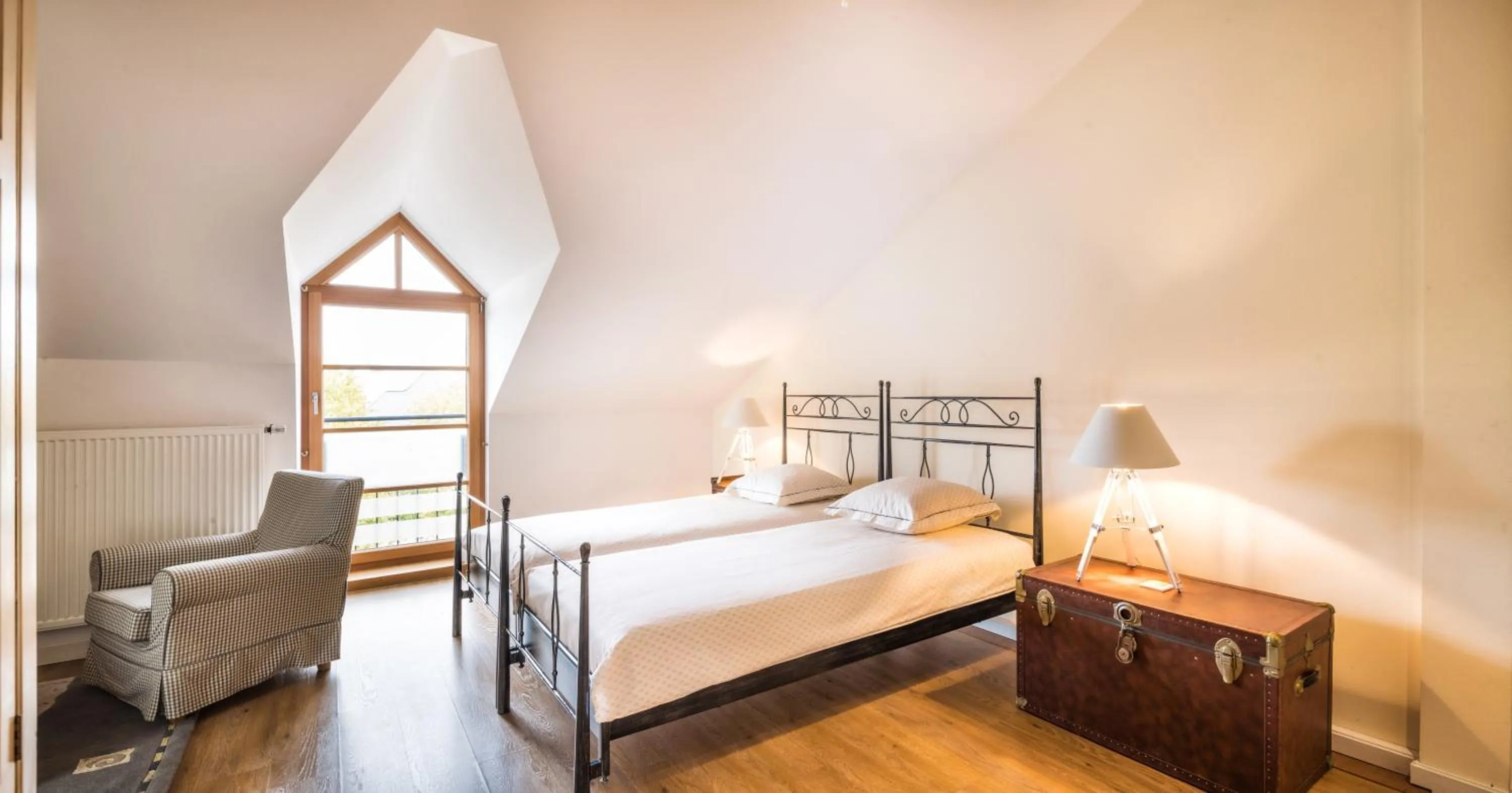 Photo of the whole room, Bed in Auberge Du Relais Postal