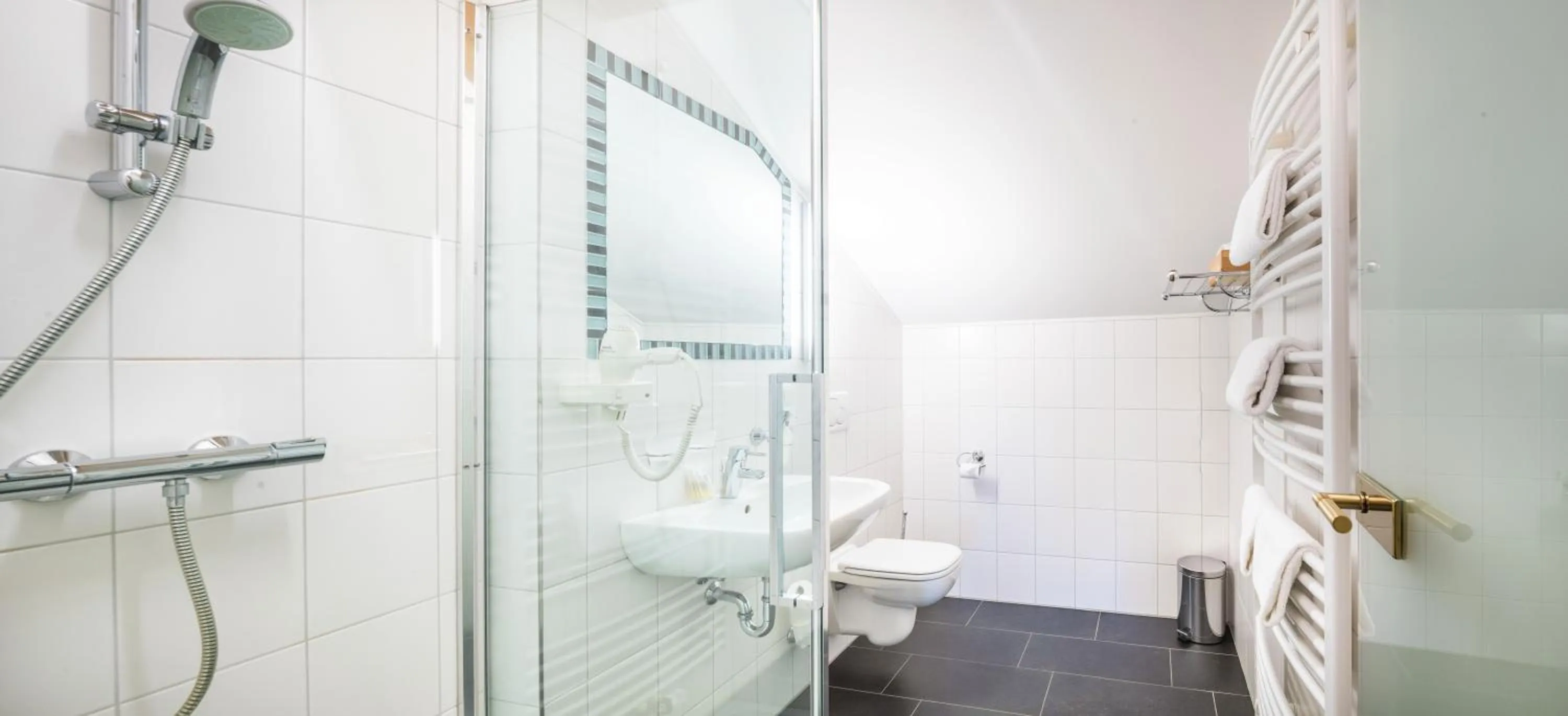 Bathroom in Auberge Du Relais Postal