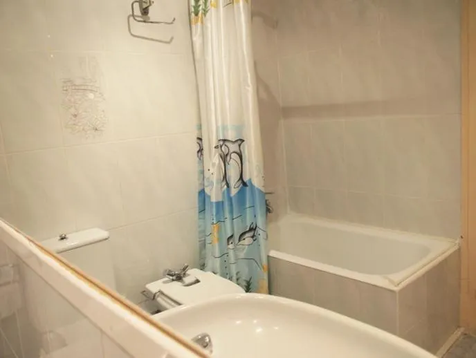 Bathroom in Hostal Delfos