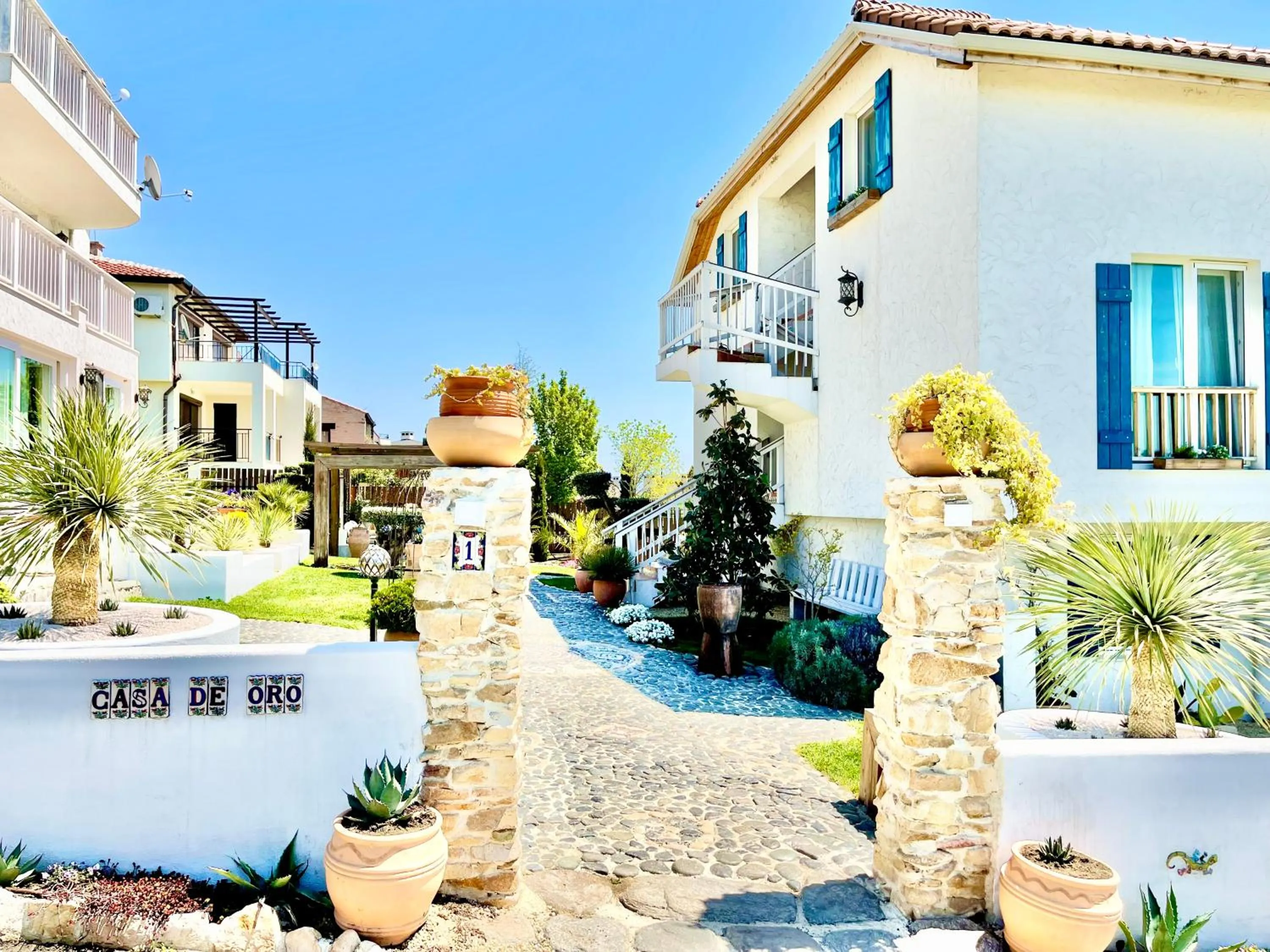 Property building in Casa de oro Alma