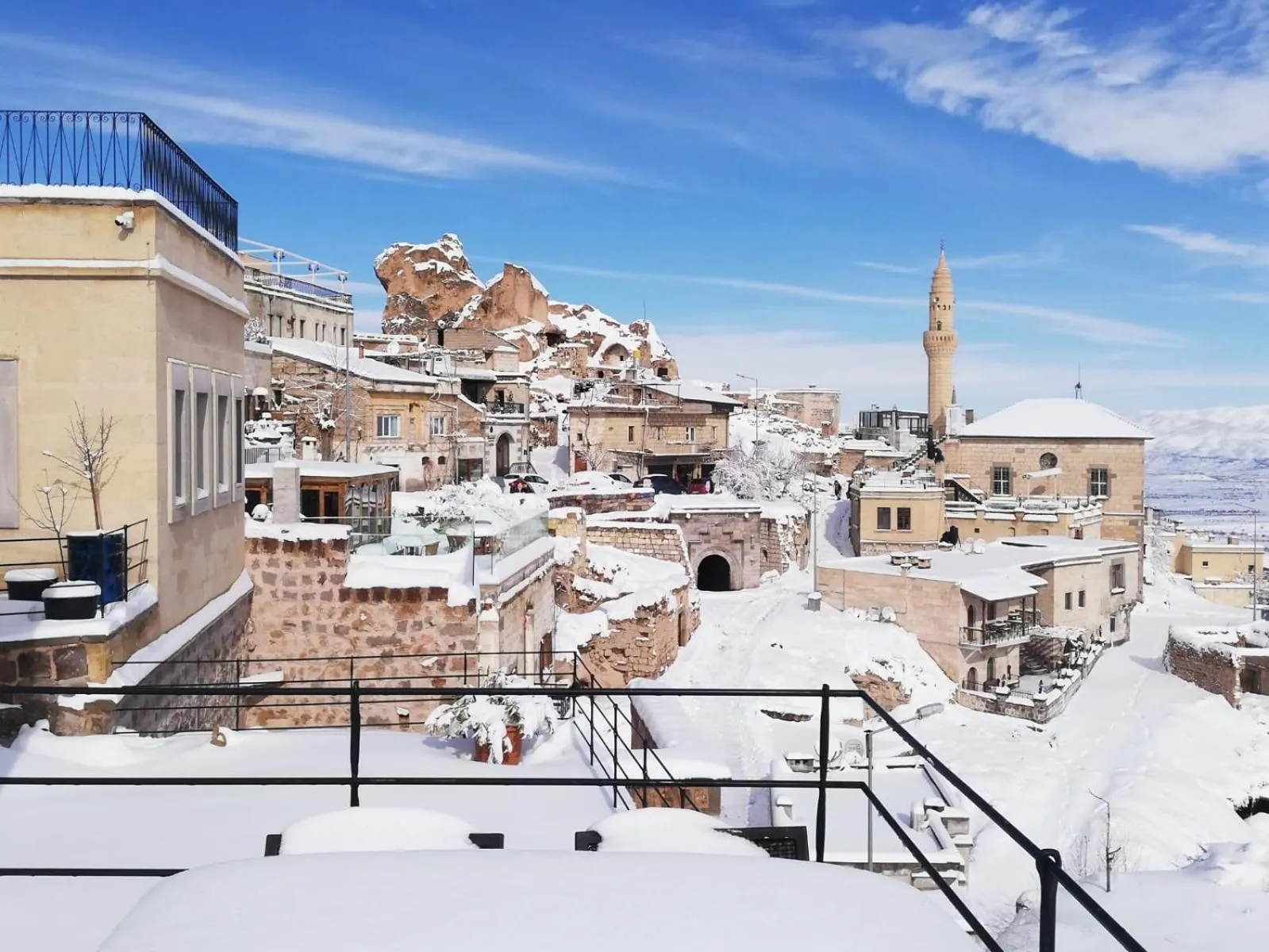 Neighbourhood in Helike Cave Suites