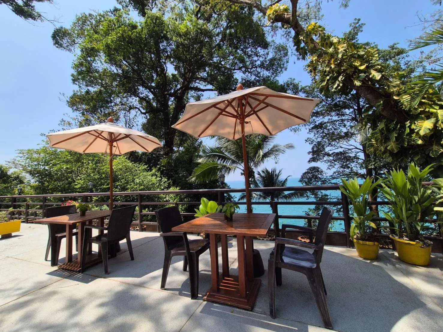 Restaurant/places to eat in Baan Krating Khao Lak Resort - SHA plus