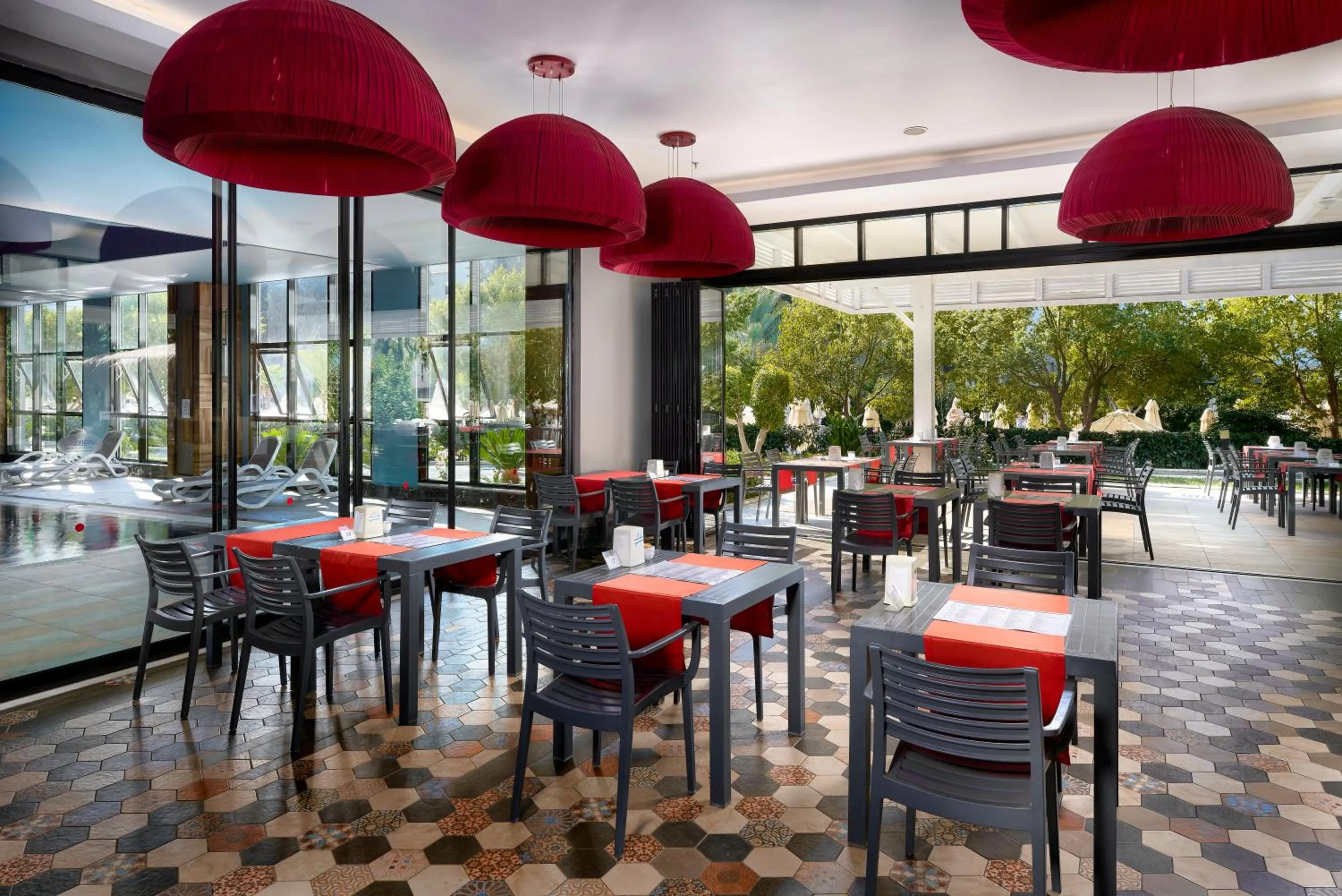 Restaurant/places to eat in Seaden Valentine Resort & Spa