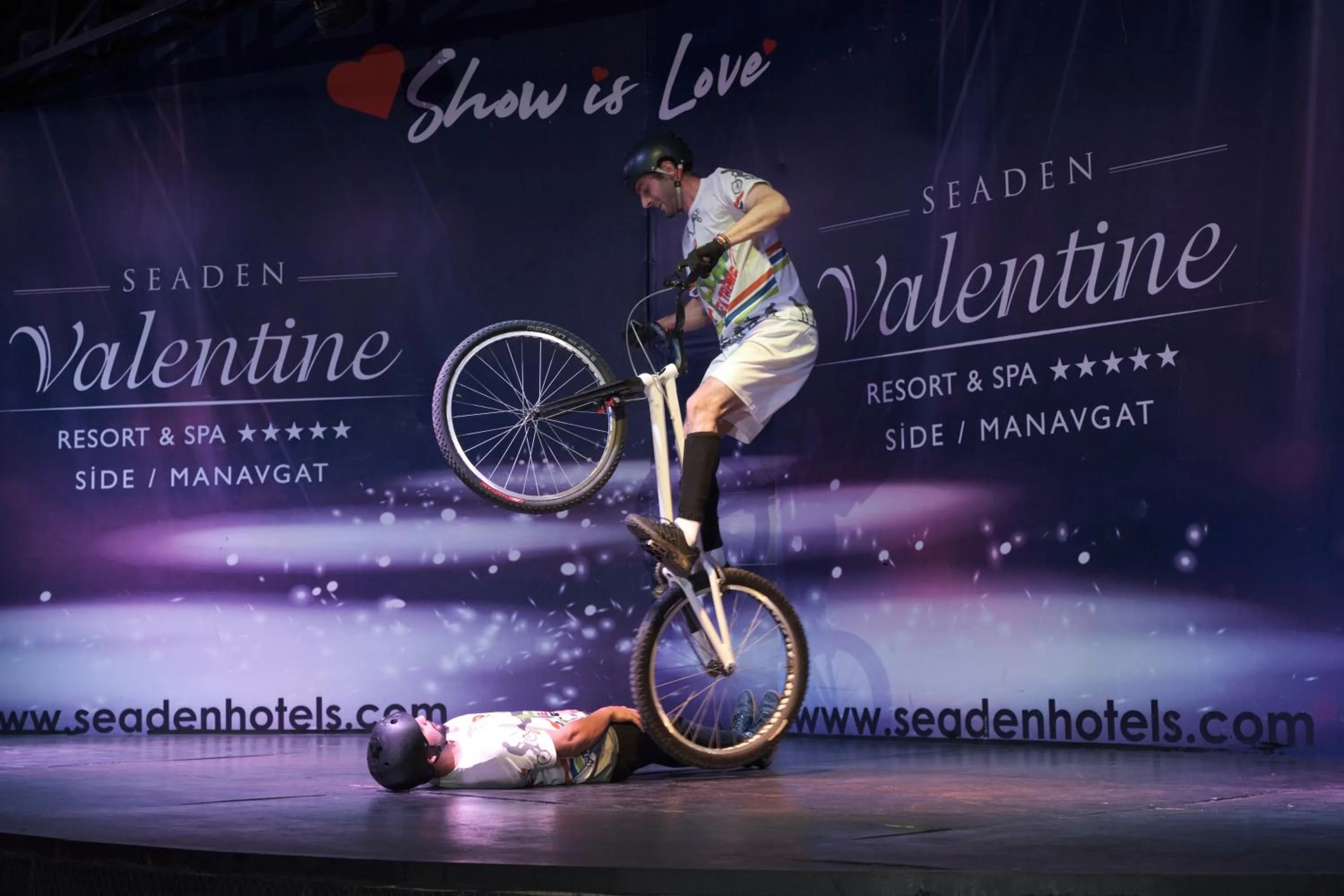 Entertainment in Seaden Valentine Resort & Spa