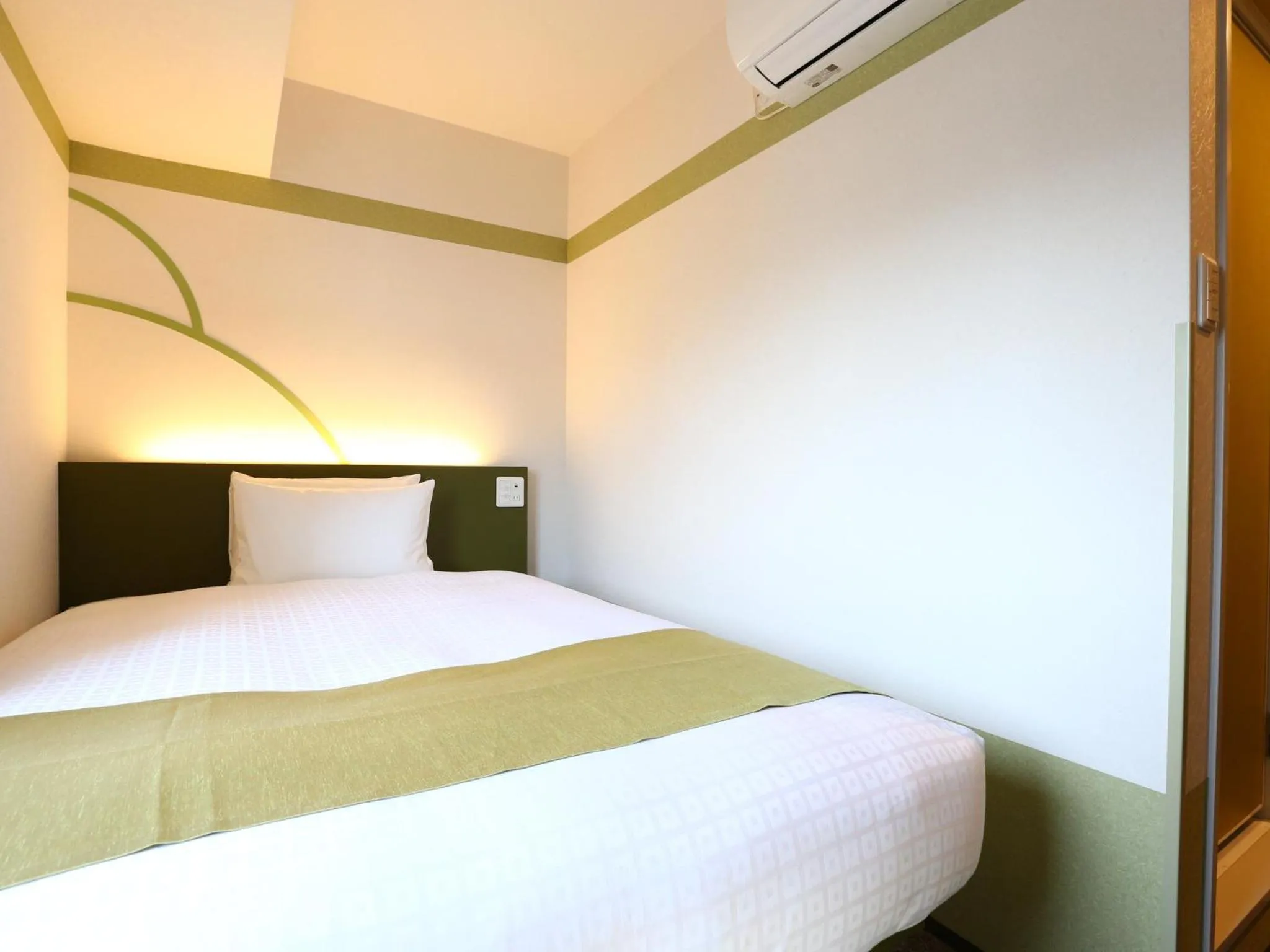Photo of the whole room, Bed in Hotel Wing International Select Ueno Okachimachi