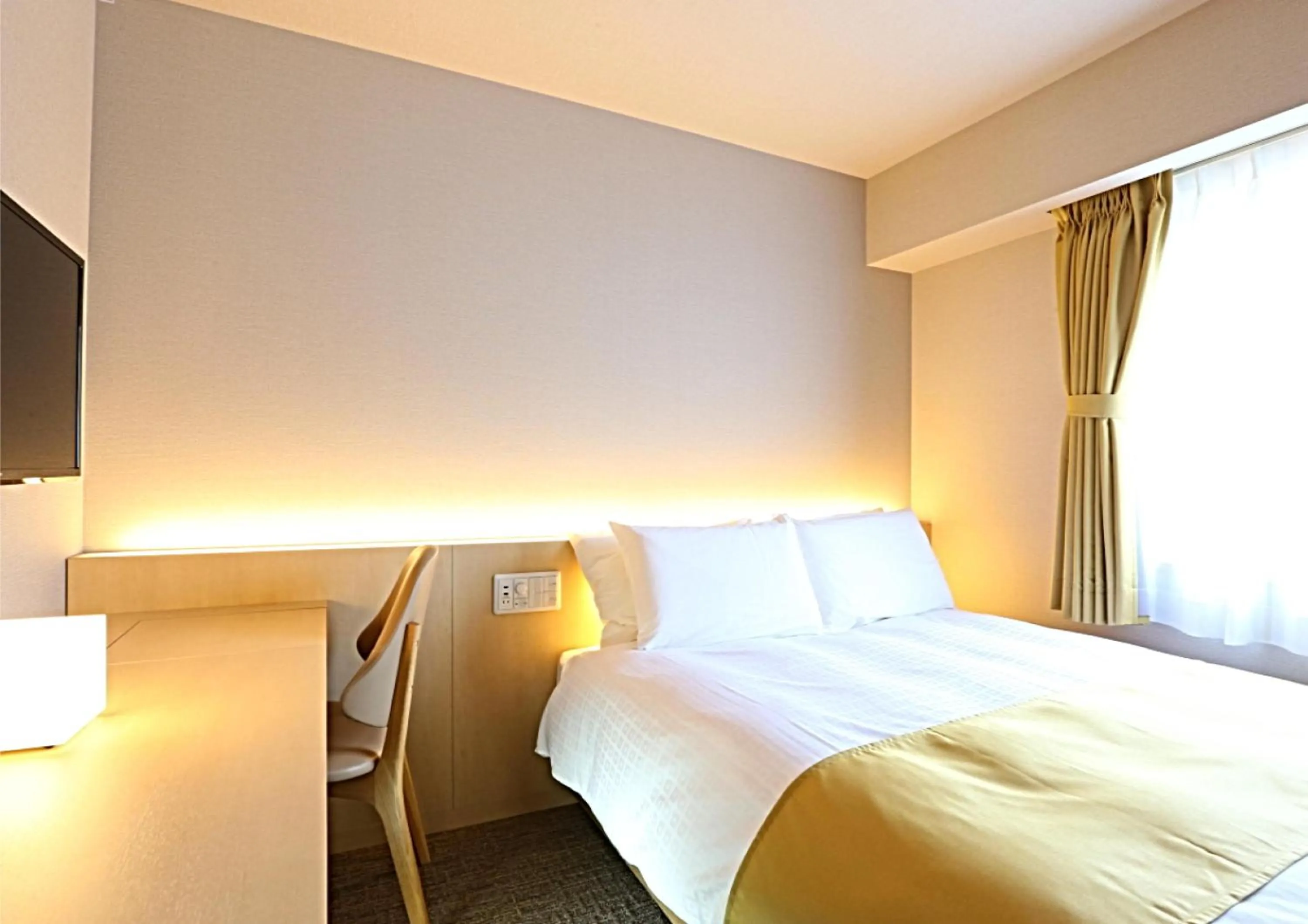 Photo of the whole room, Bed in Hotel Wing International Premium Kanazawa Ekimae