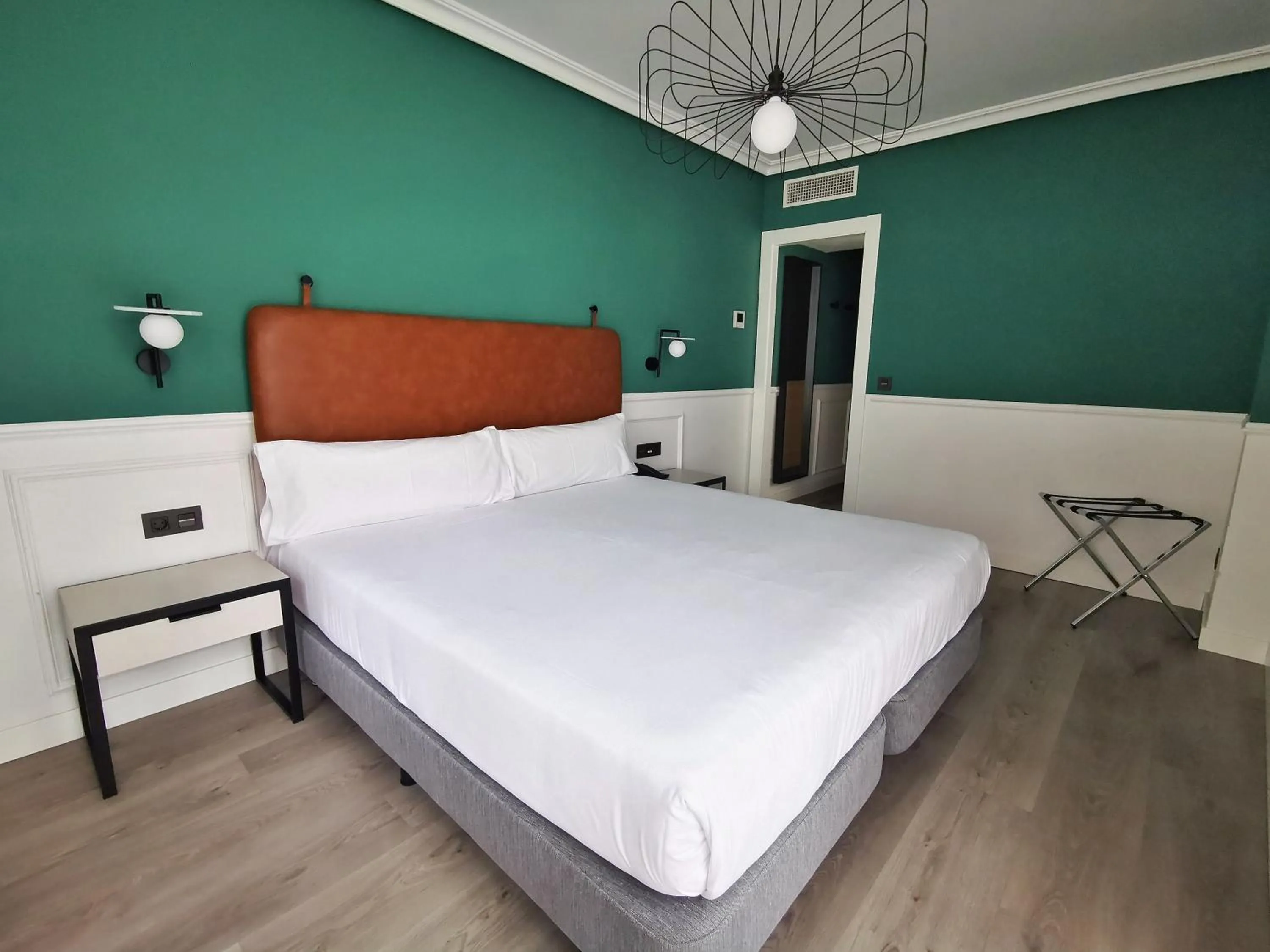 Bedroom, Bed in Hotel Don Rodrigo