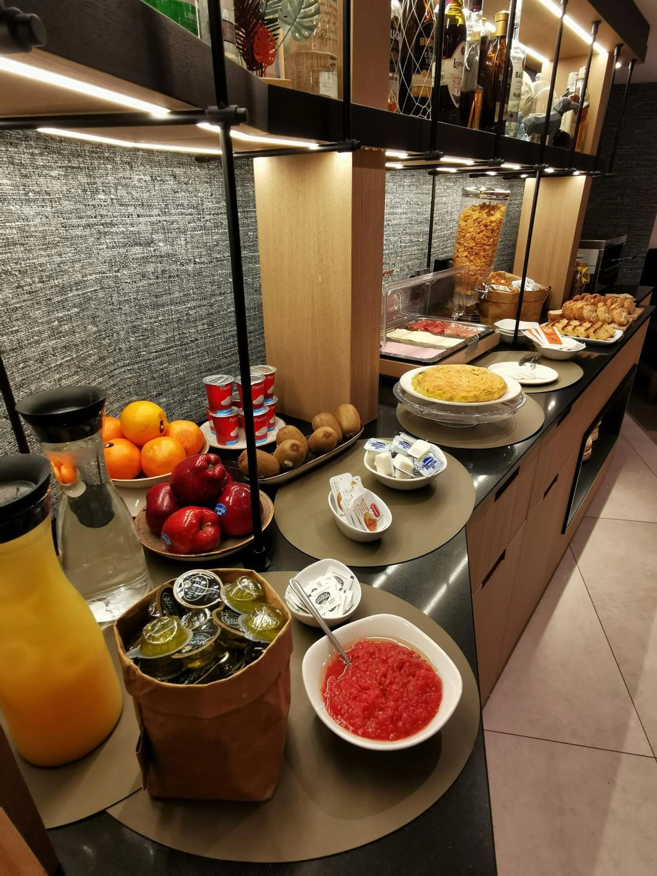 Breakfast in Hotel Don Rodrigo