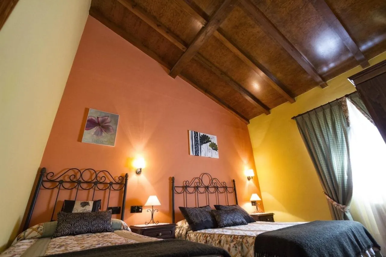 Triple Room in Hotel La Ercina