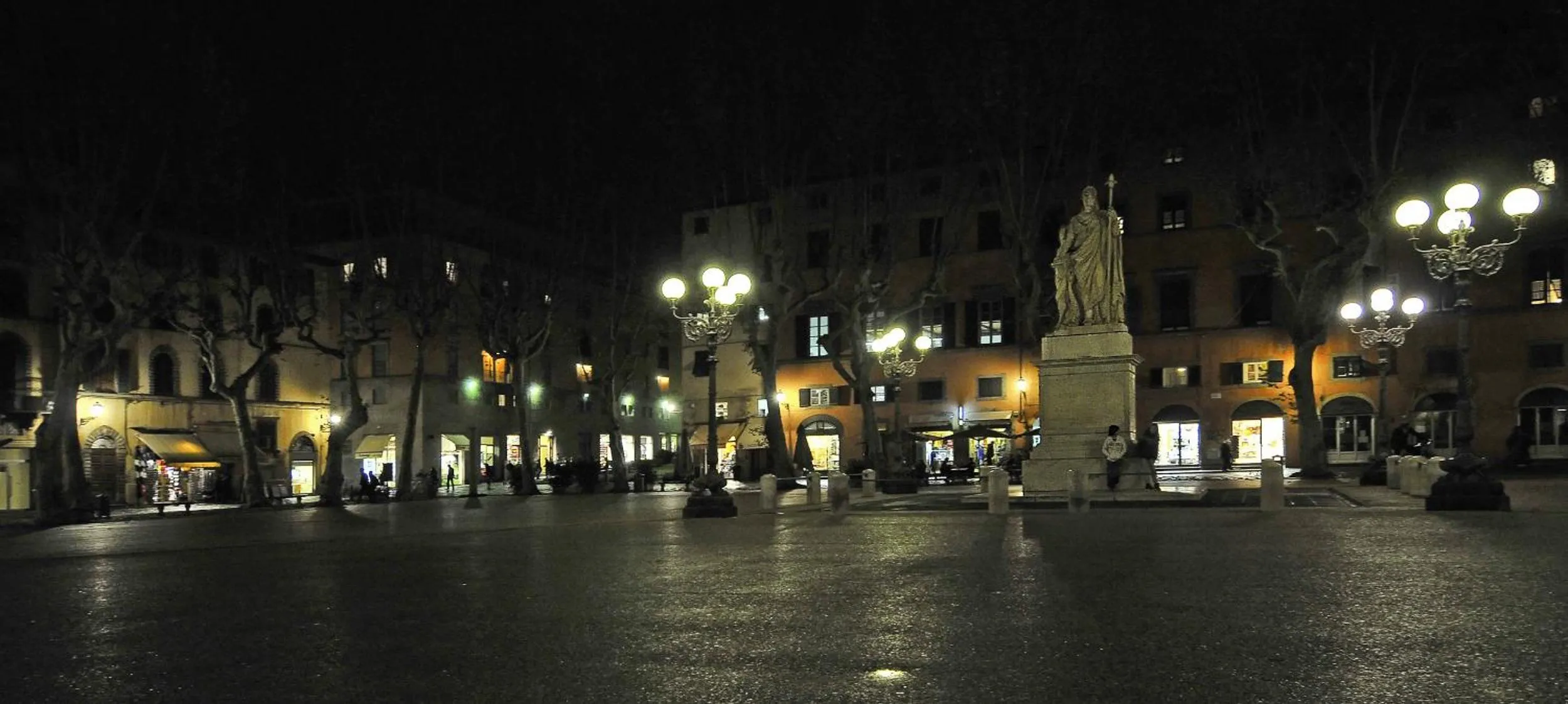 Property building in Casa Paolina