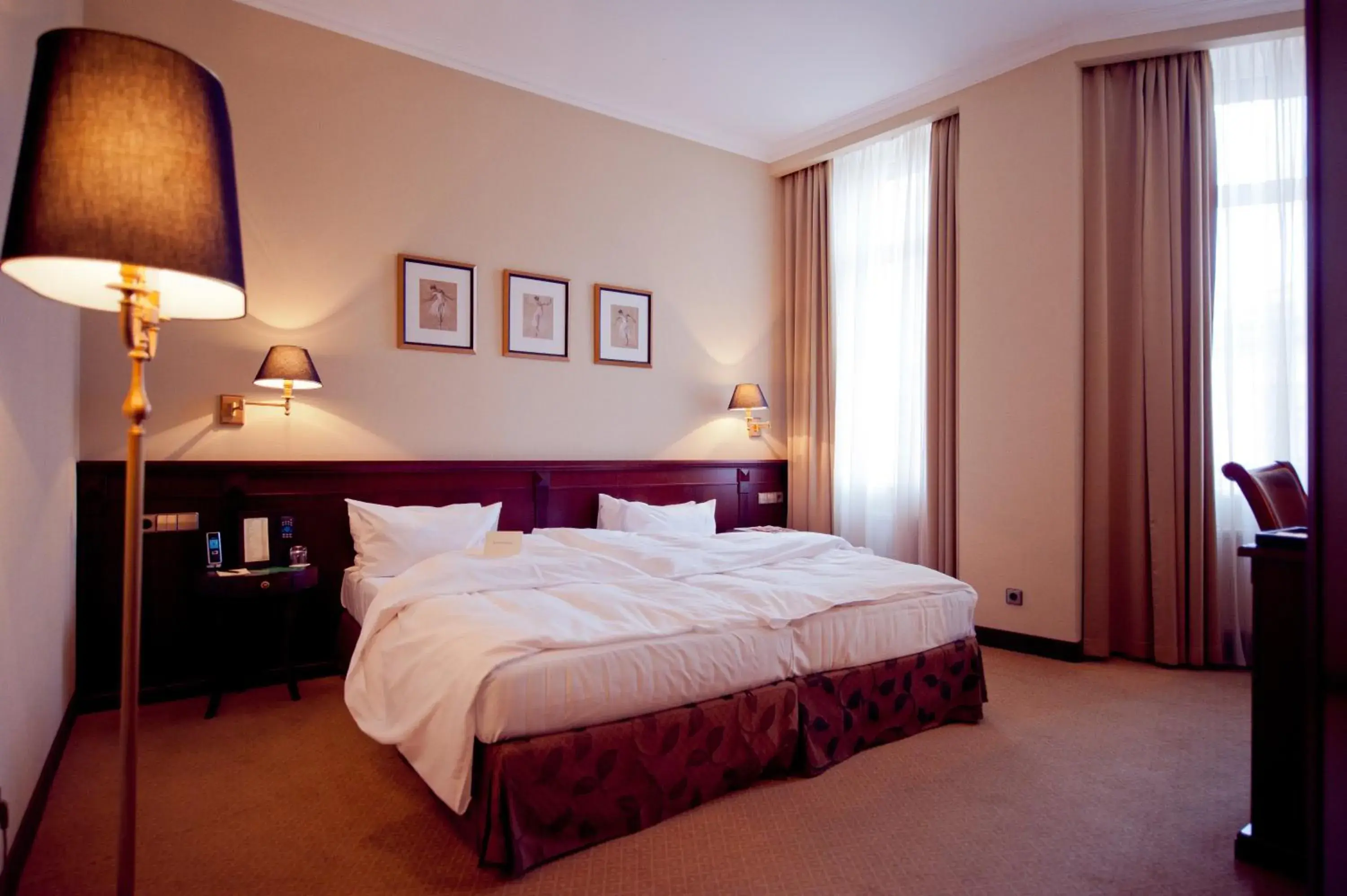 Standard Double or Twin Room - single occupancy in Opera Hotel - The Leading Hotels of the World Standard Double or Twin Room - single occupancy in Opera Hotel - The Leading Hotels of the World