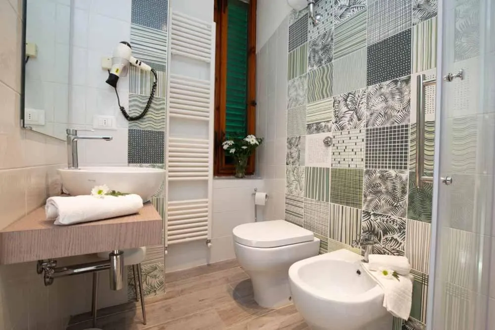 Shower in Albergo Alassio