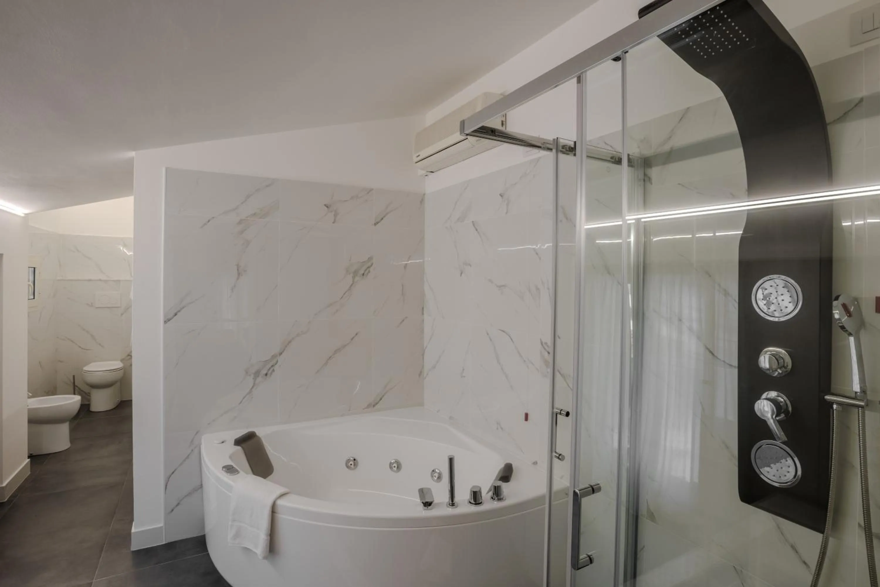 Shower in Albergo Alassio