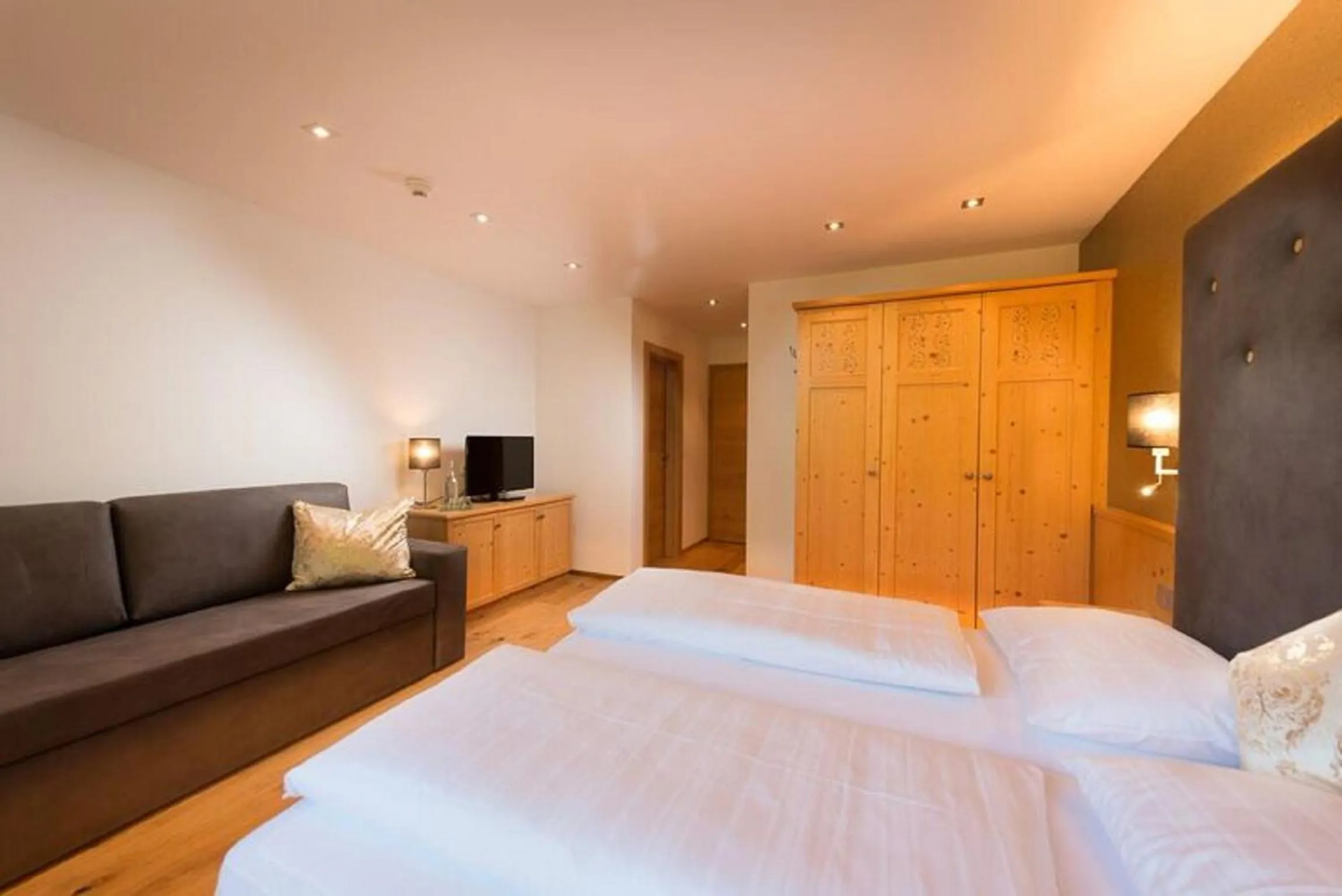 Photo of the whole room, Bed in Hotel Alpina