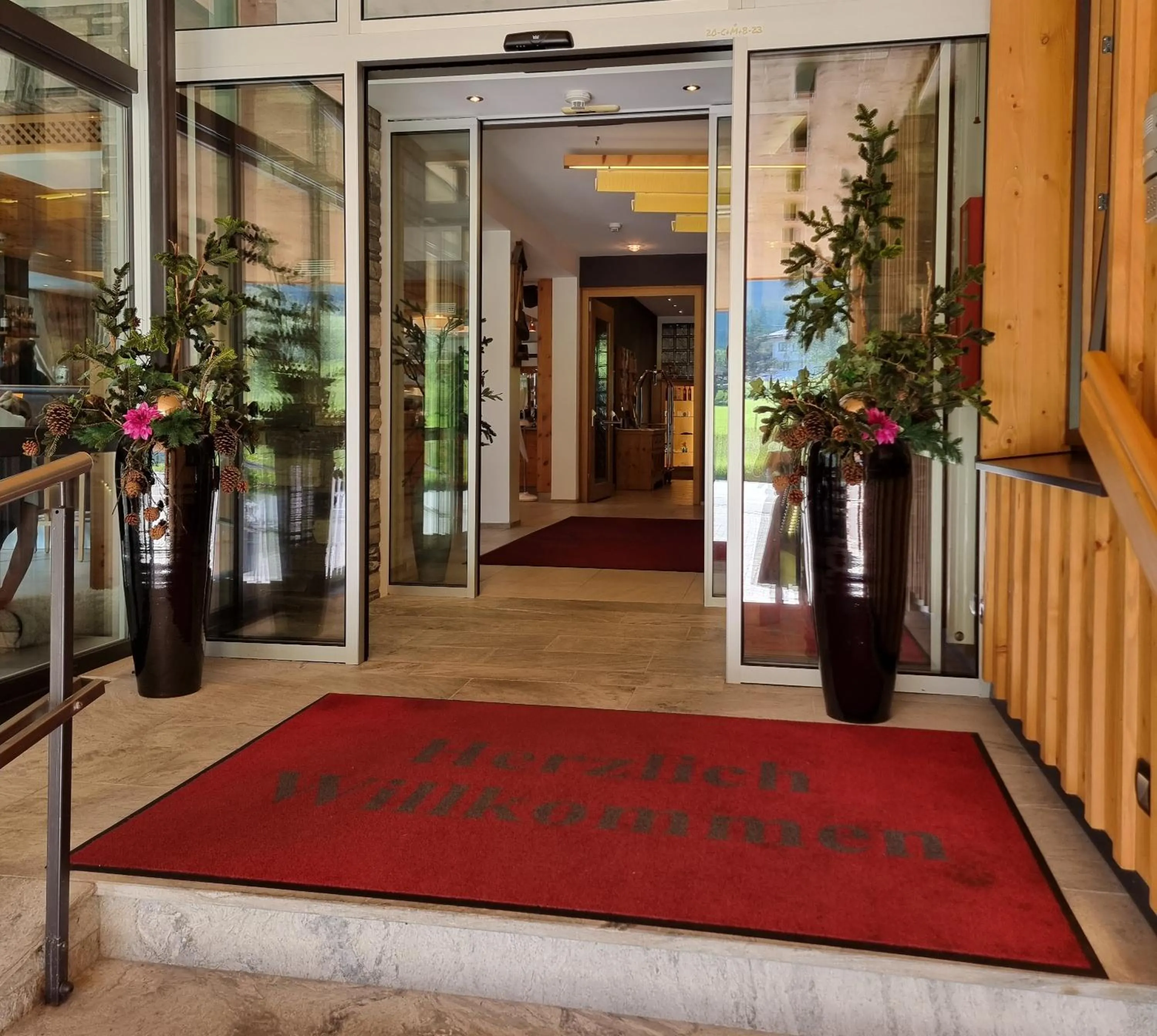 Facade/entrance in Hotel Alpina